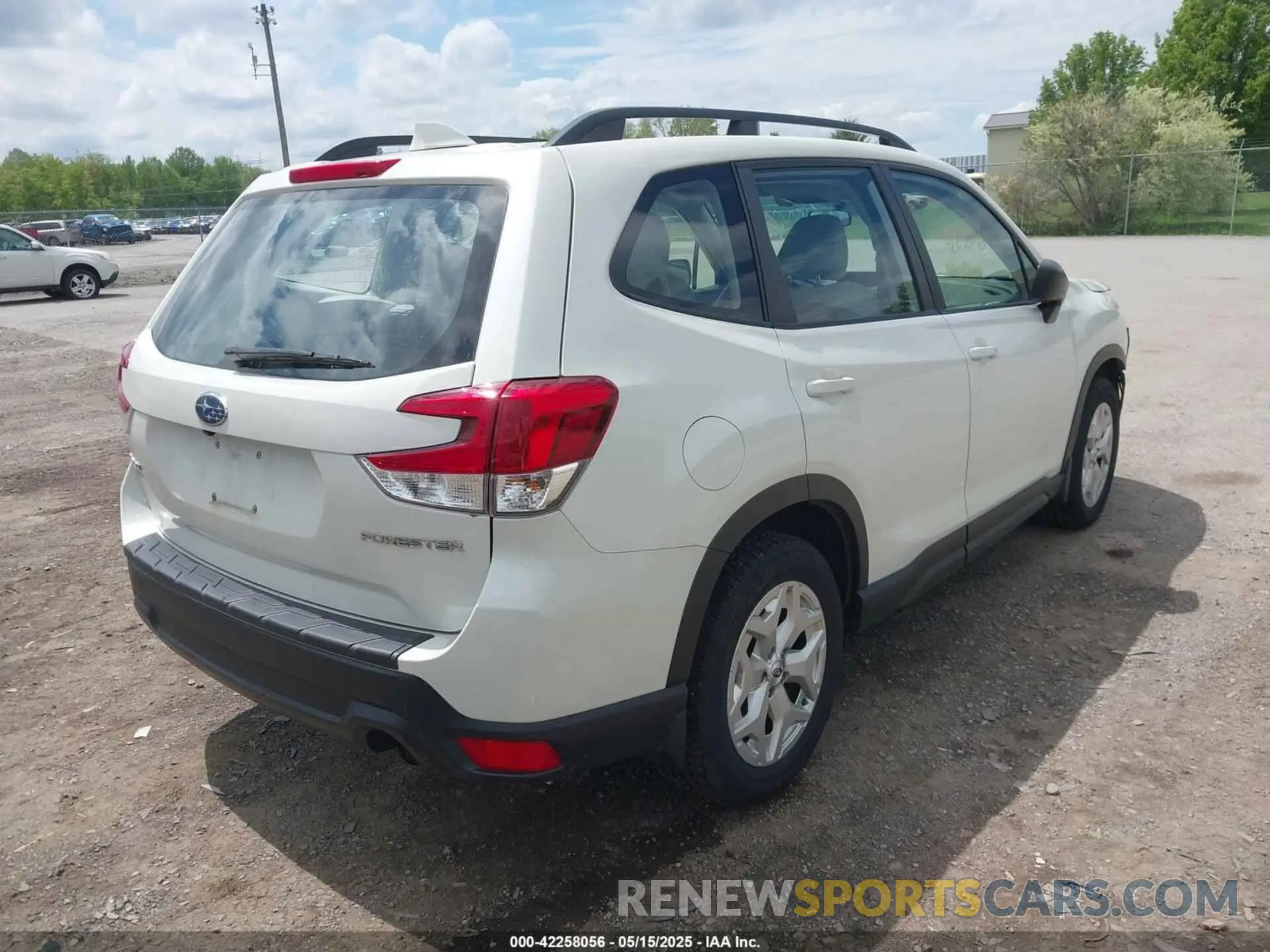 4 fotografías del automóvil dañado JF2SKADC3MH480153 SUBARU FORESTER 2021