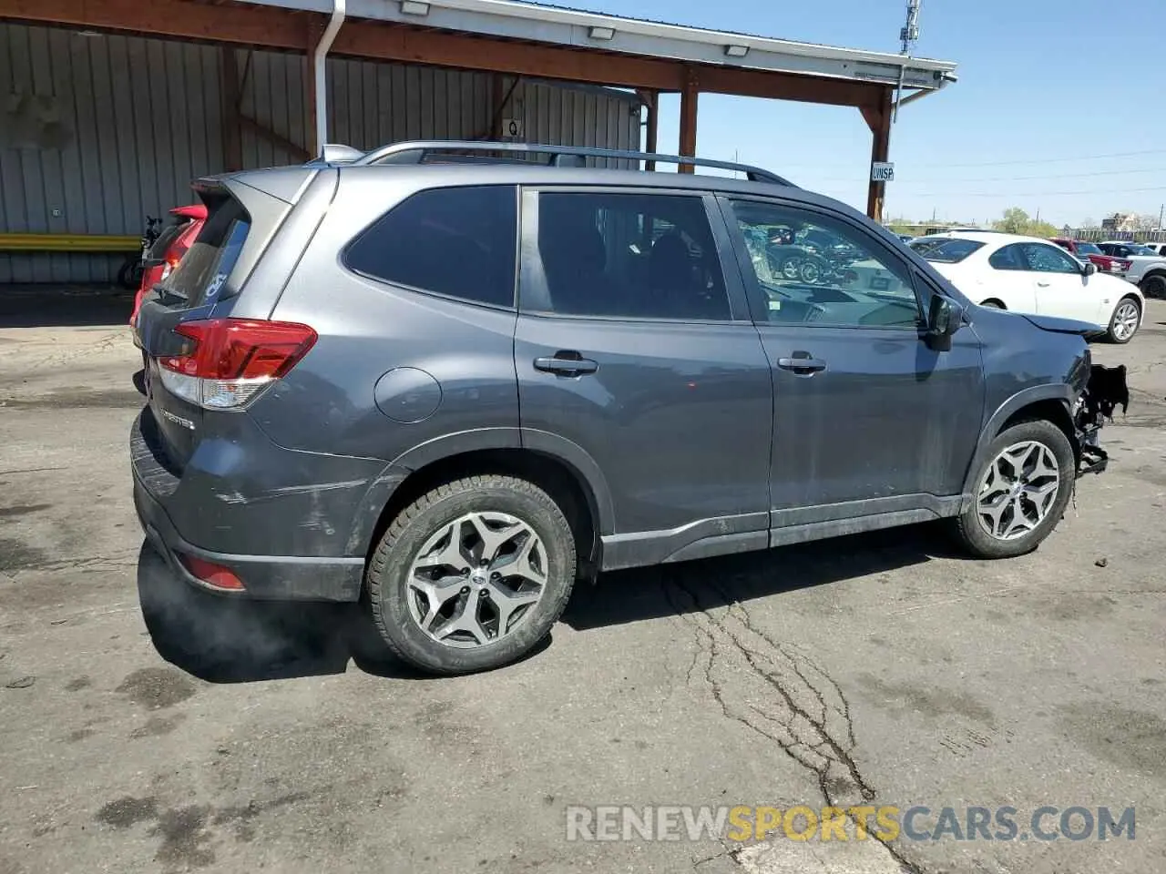 3 fotografías del automóvil dañado JF2SKAFC2MH416845 SUBARU FORESTER 2021