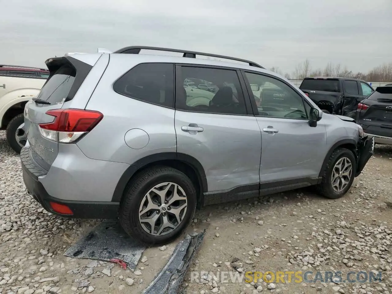 3 fotografías del automóvil dañado JF2SKAFCXMH572292 SUBARU FORESTER 2021