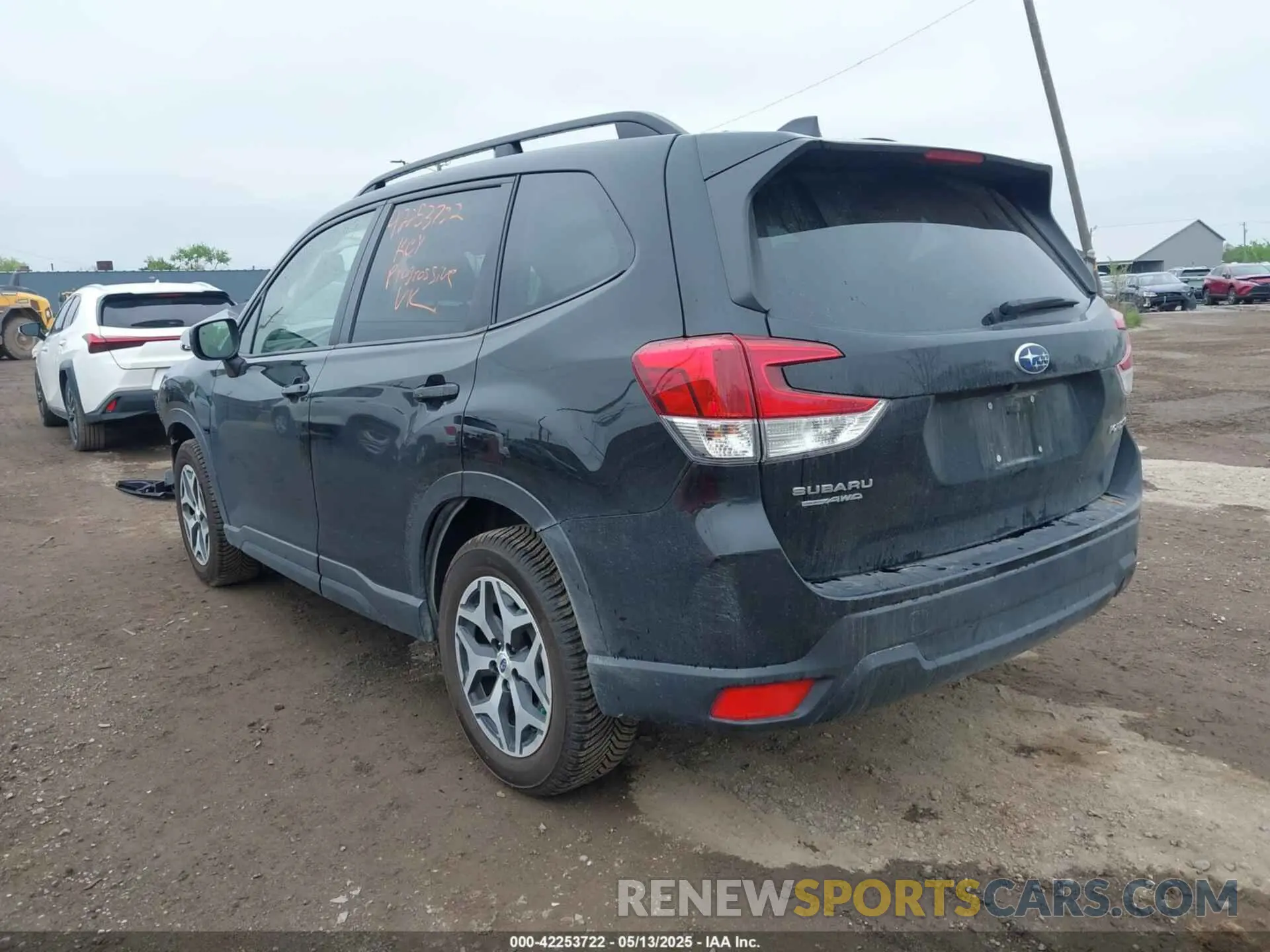 3 fotografías del automóvil dañado JF2SKAJC4MH469652 SUBARU FORESTER 2021