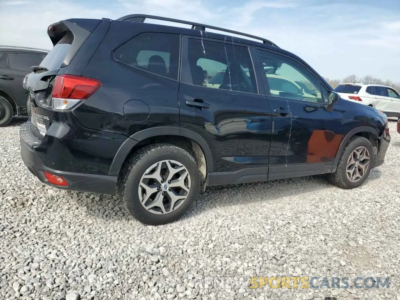 3 fotografías del automóvil dañado JF2SKAJC7MH470116 SUBARU FORESTER 2021
