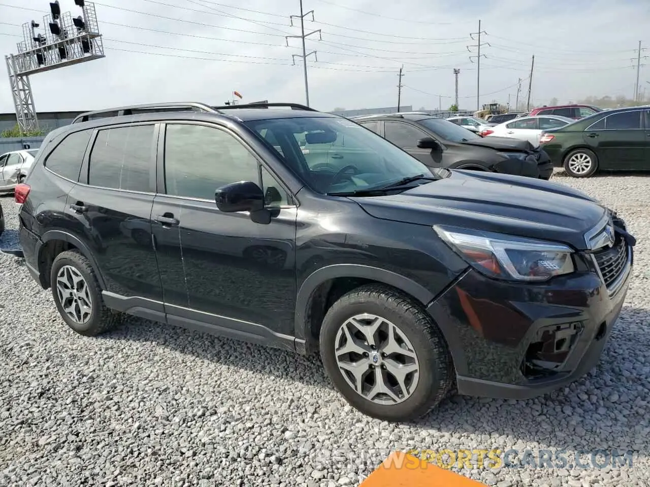 4 fotografías del automóvil dañado JF2SKAJC7MH470116 SUBARU FORESTER 2021