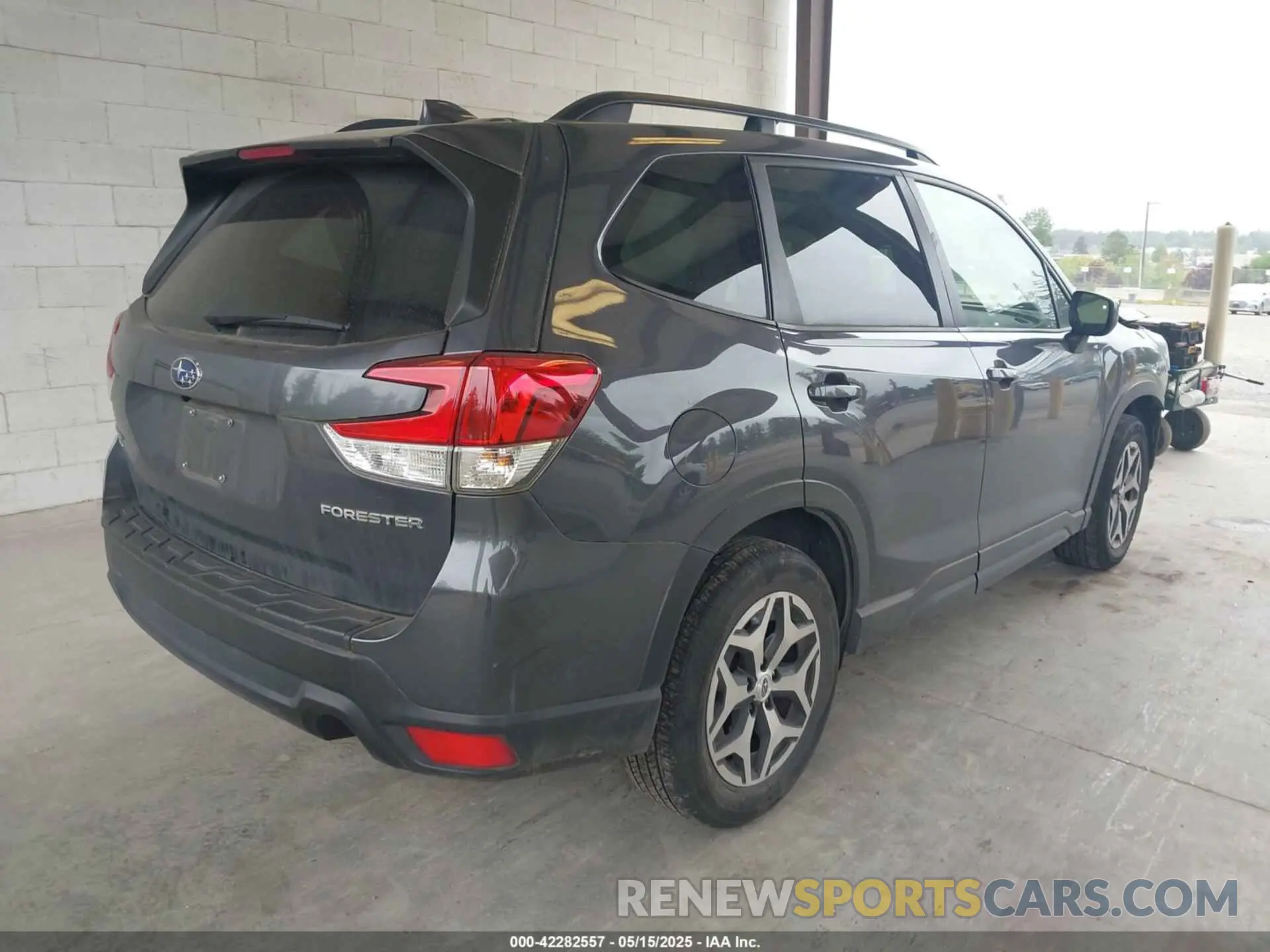 4 fotografías del automóvil dañado JF2SKAJC9MH477326 SUBARU FORESTER 2021