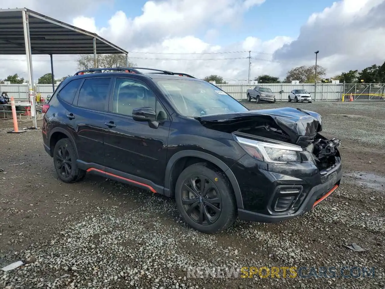 4 fotografías del automóvil dañado JF2SKARC3MH497706 SUBARU FORESTER 2021