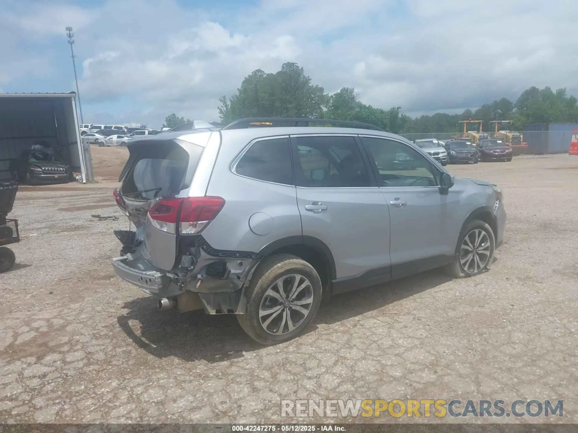 4 fotografías del automóvil dañado JF2SKASC0MH510471 SUBARU FORESTER 2021