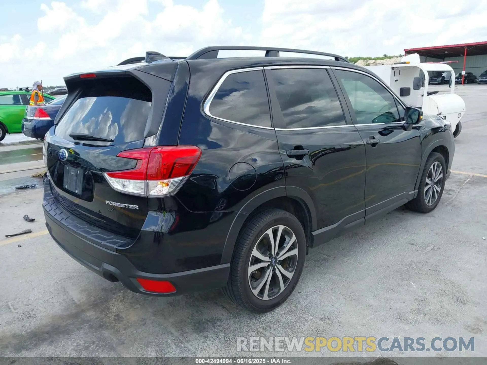 4 fotografías del automóvil dañado JF2SKASC9MH434636 SUBARU FORESTER 2021
