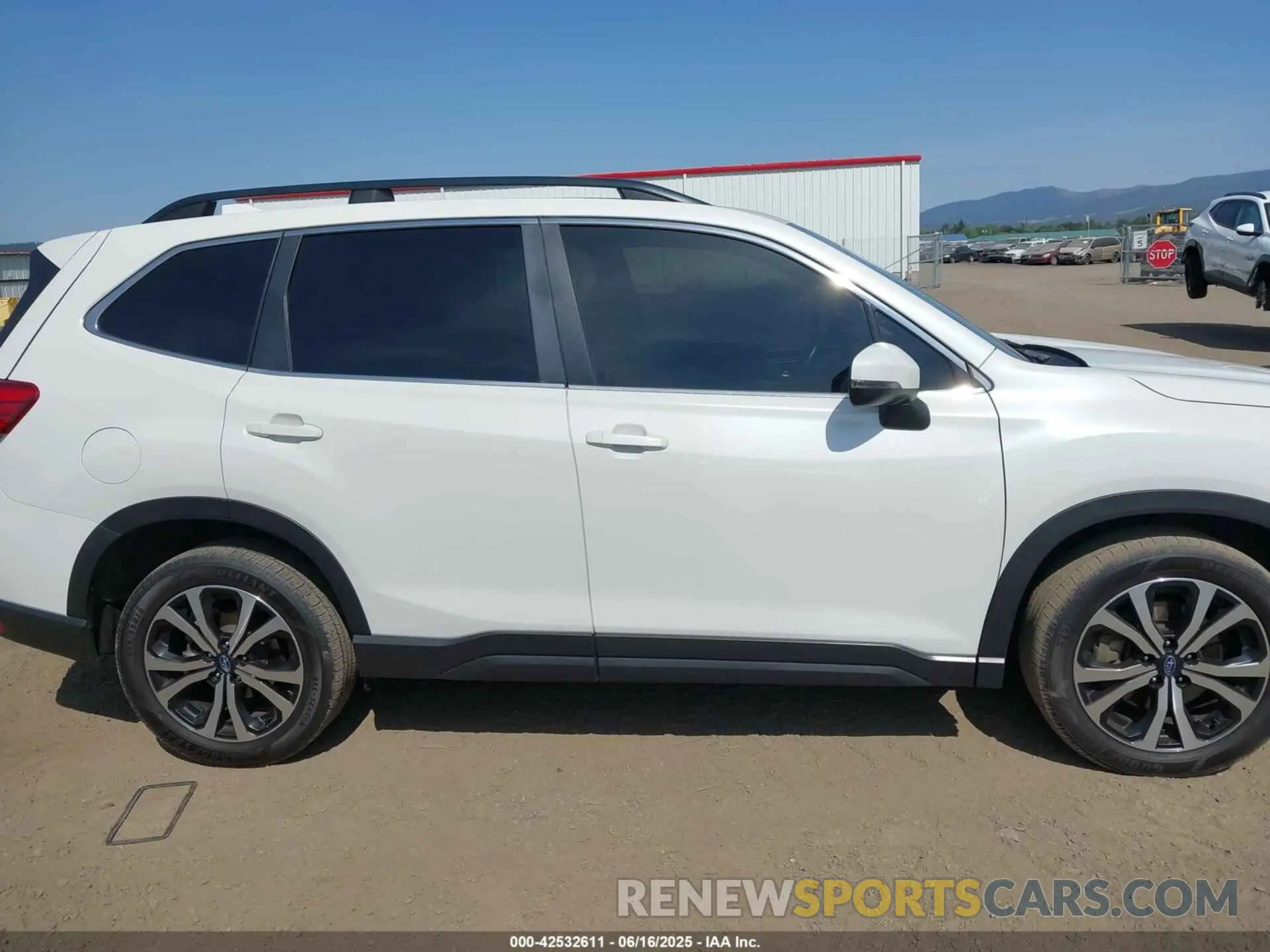 13 fotografías del automóvil dañado JF2SKAUC1MH405368 SUBARU FORESTER 2021