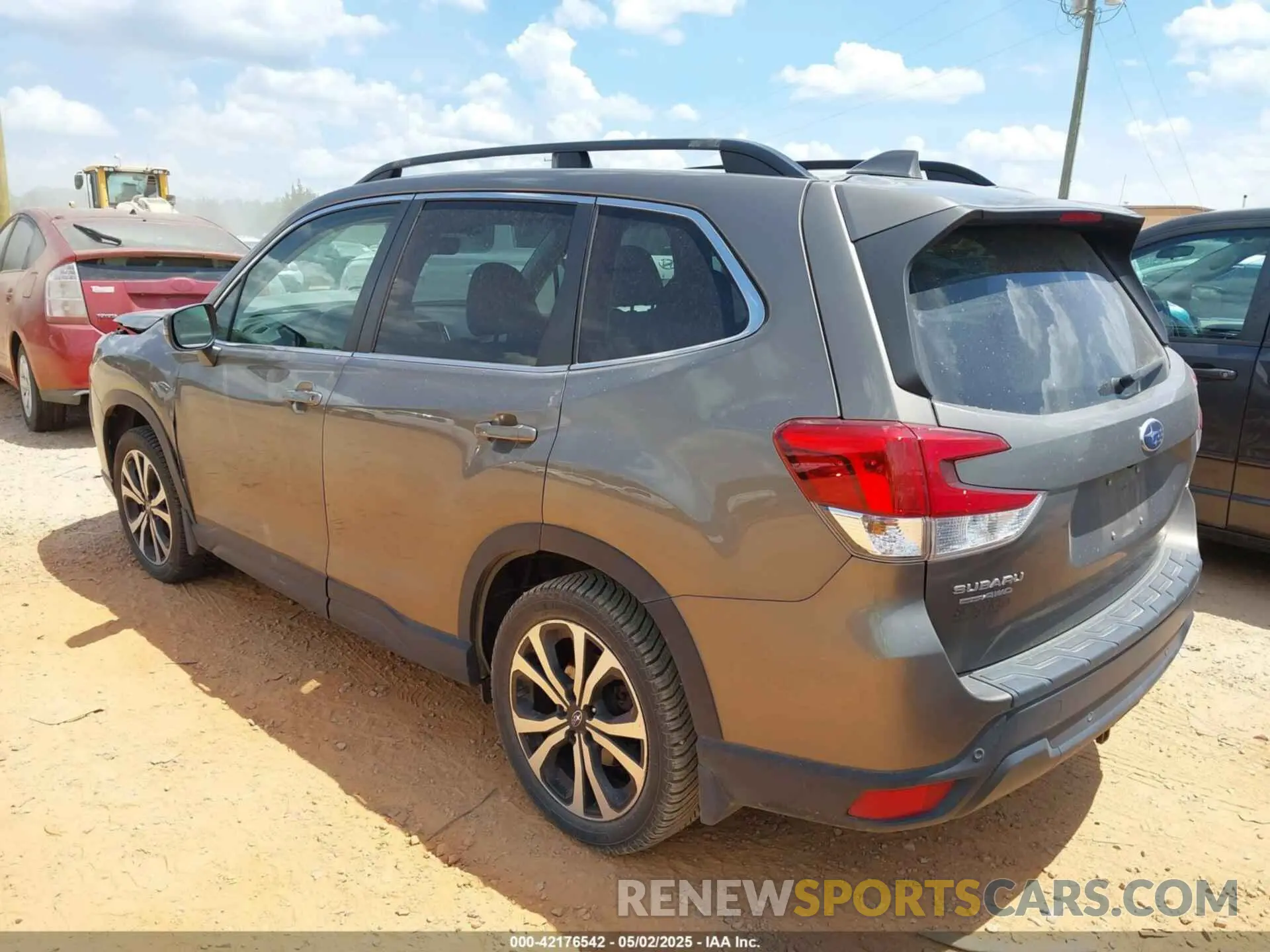3 fotografías del automóvil dañado JF2SKAUC4MH465077 SUBARU FORESTER 2021