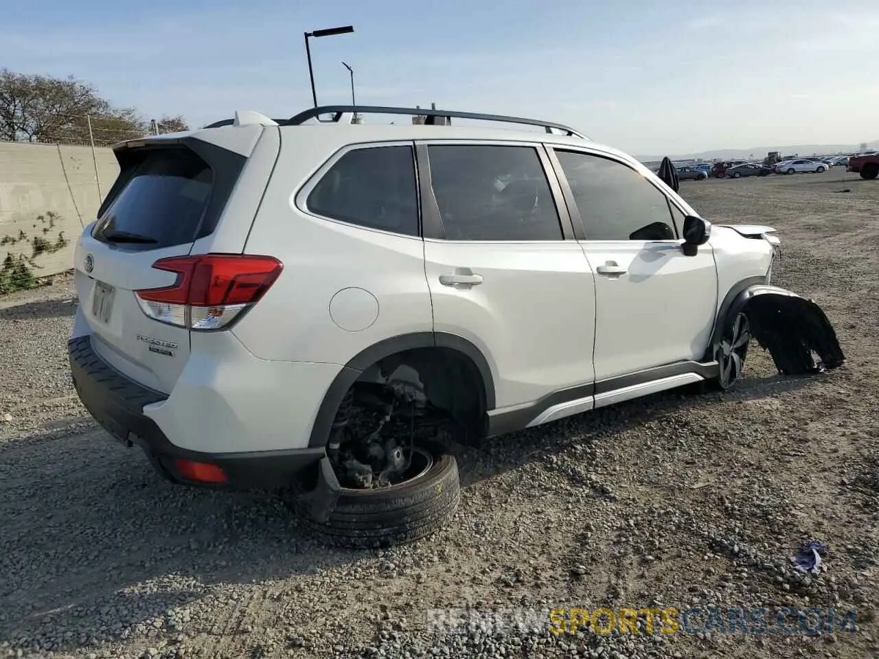 3 fotografías del automóvil dañado JF2SKAXC2MH560457 SUBARU FORESTER 2021