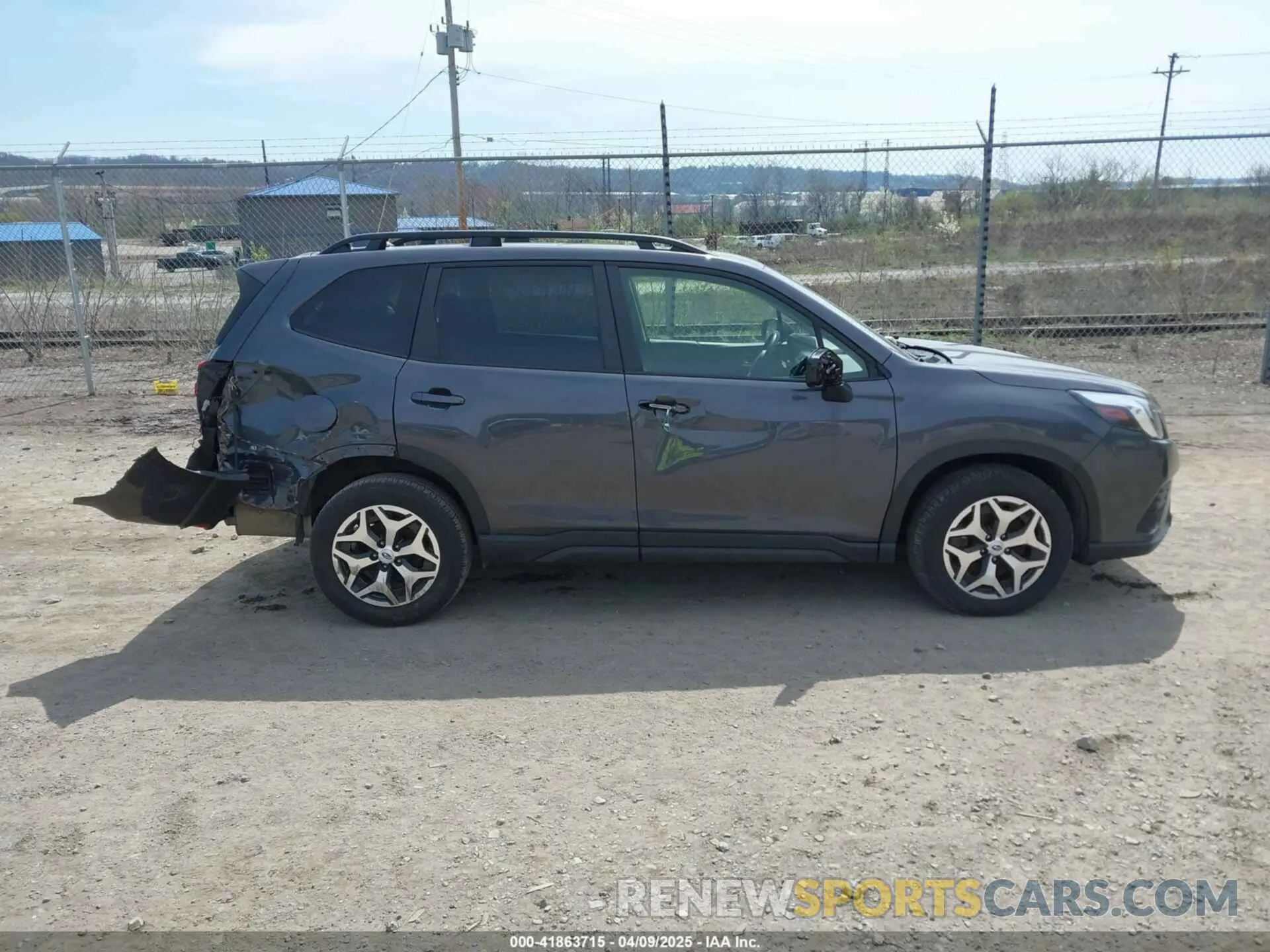 13 fotografías del automóvil dañado JF2SKADC0NH448357 SUBARU FORESTER 2022