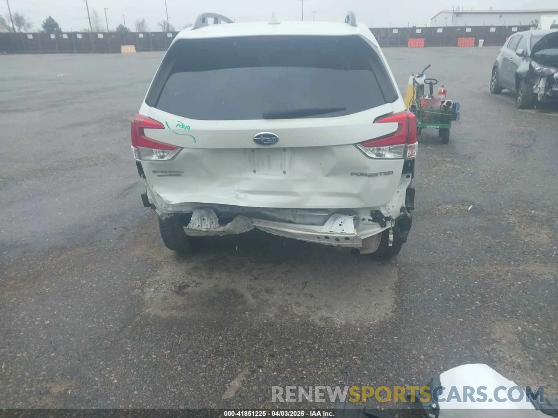 17 fotografías del automóvil dañado JF2SKADC4NH430394 SUBARU FORESTER 2022