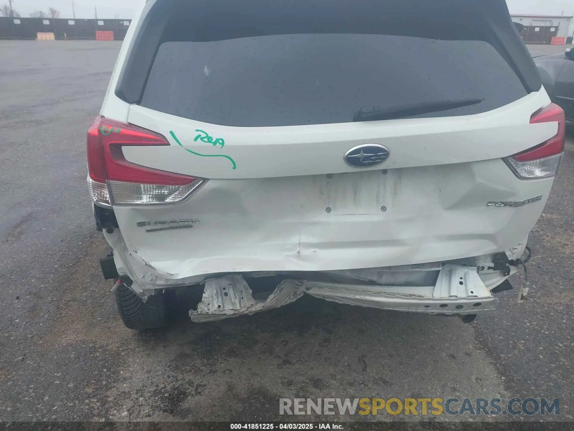 6 fotografías del automóvil dañado JF2SKADC4NH430394 SUBARU FORESTER 2022