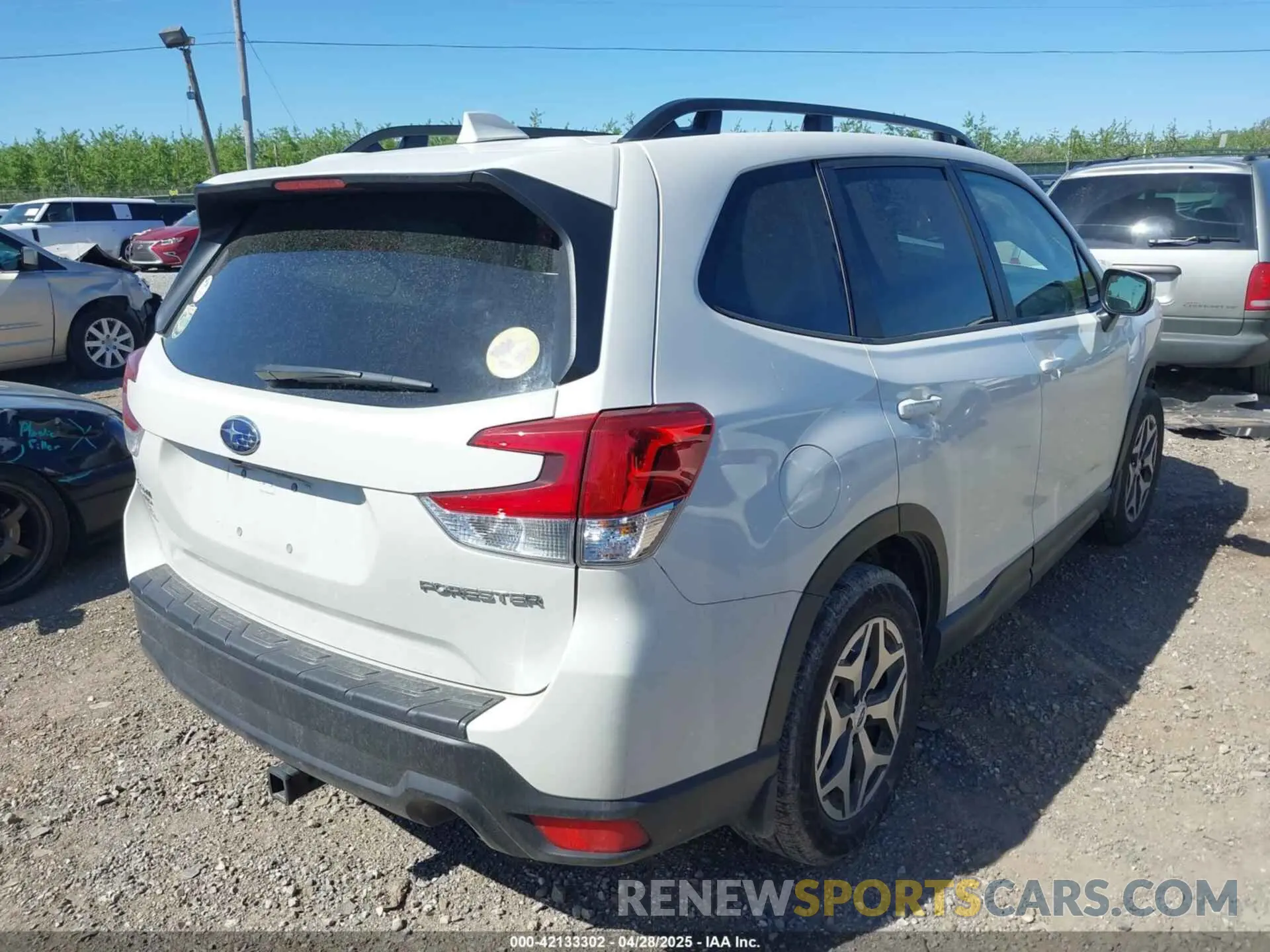 4 fotografías del automóvil dañado JF2SKADC4NH439676 SUBARU FORESTER 2022