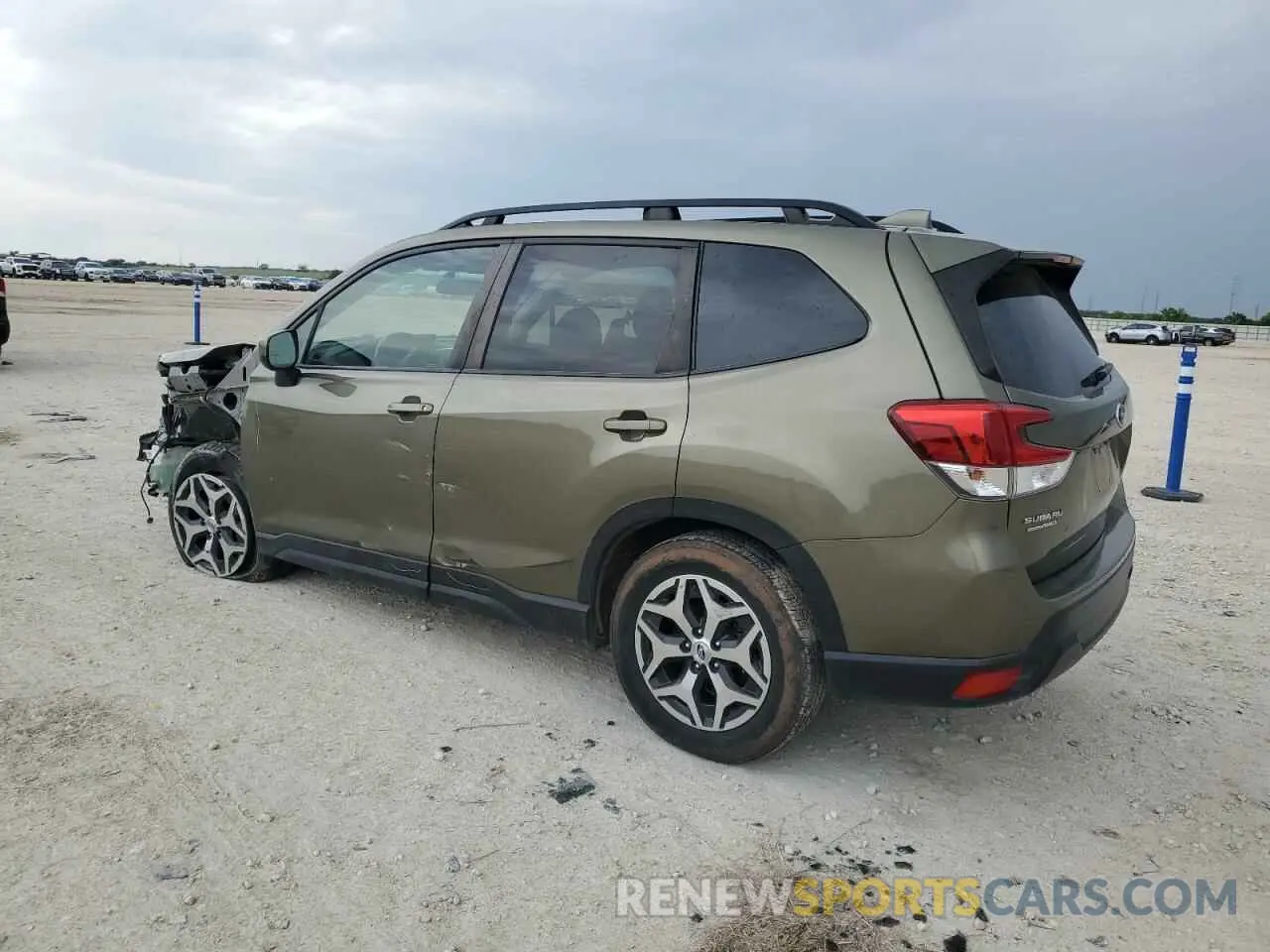 2 fotografías del automóvil dañado JF2SKAEC1NH413423 SUBARU FORESTER 2022