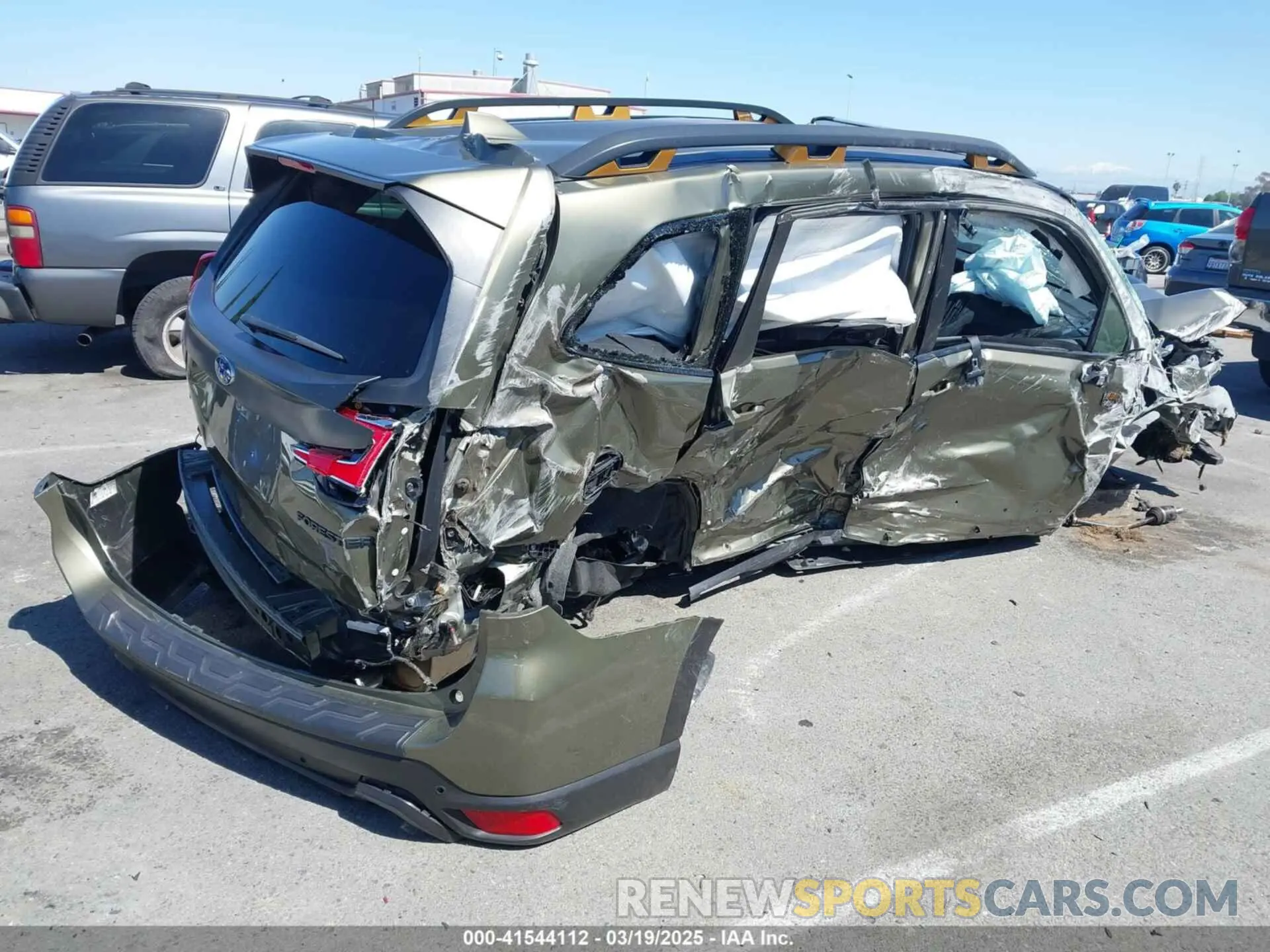 4 fotografías del automóvil dañado JF2SKAMC2NH478203 SUBARU FORESTER 2022