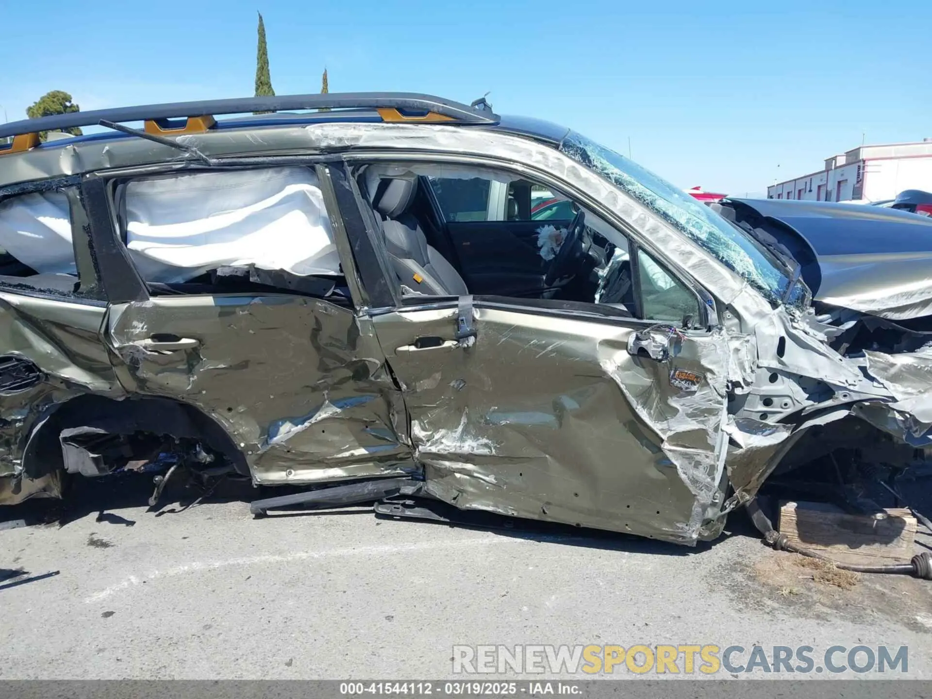 6 fotografías del automóvil dañado JF2SKAMC2NH478203 SUBARU FORESTER 2022
