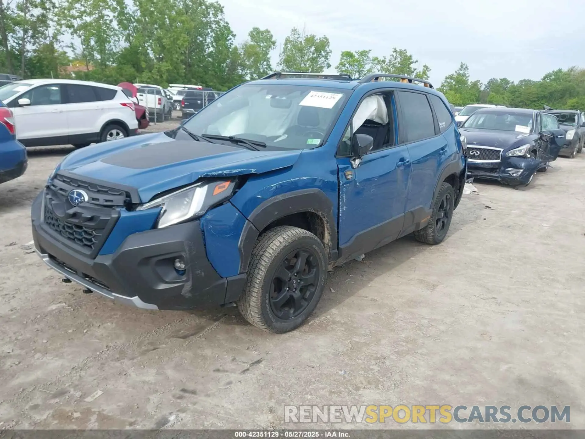 2 fotografías del automóvil dañado JF2SKAMC3NH423002 SUBARU FORESTER 2022