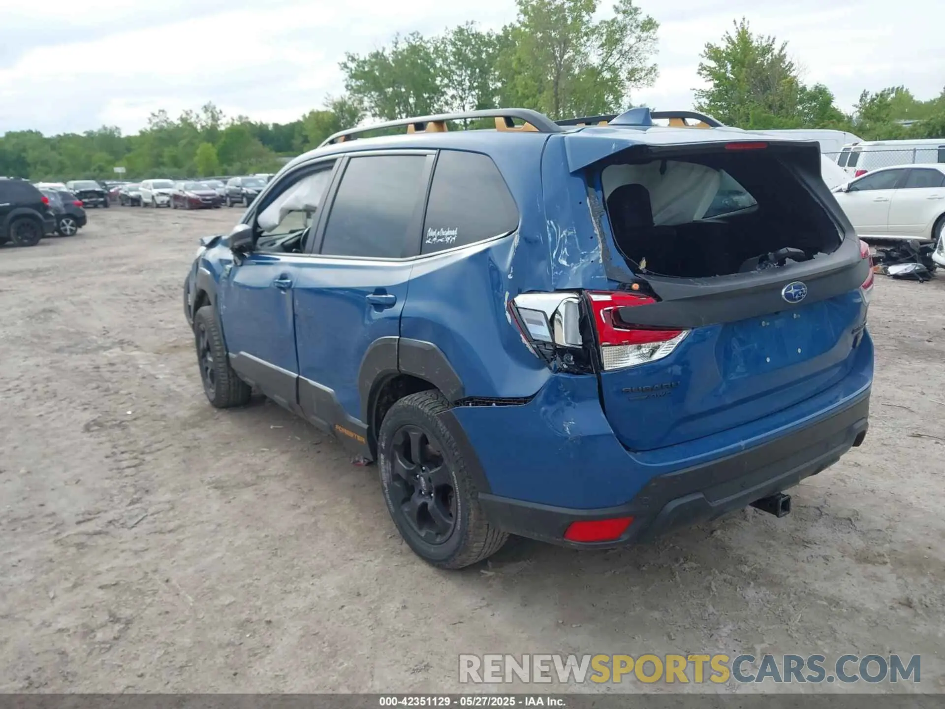 3 fotografías del automóvil dañado JF2SKAMC3NH423002 SUBARU FORESTER 2022