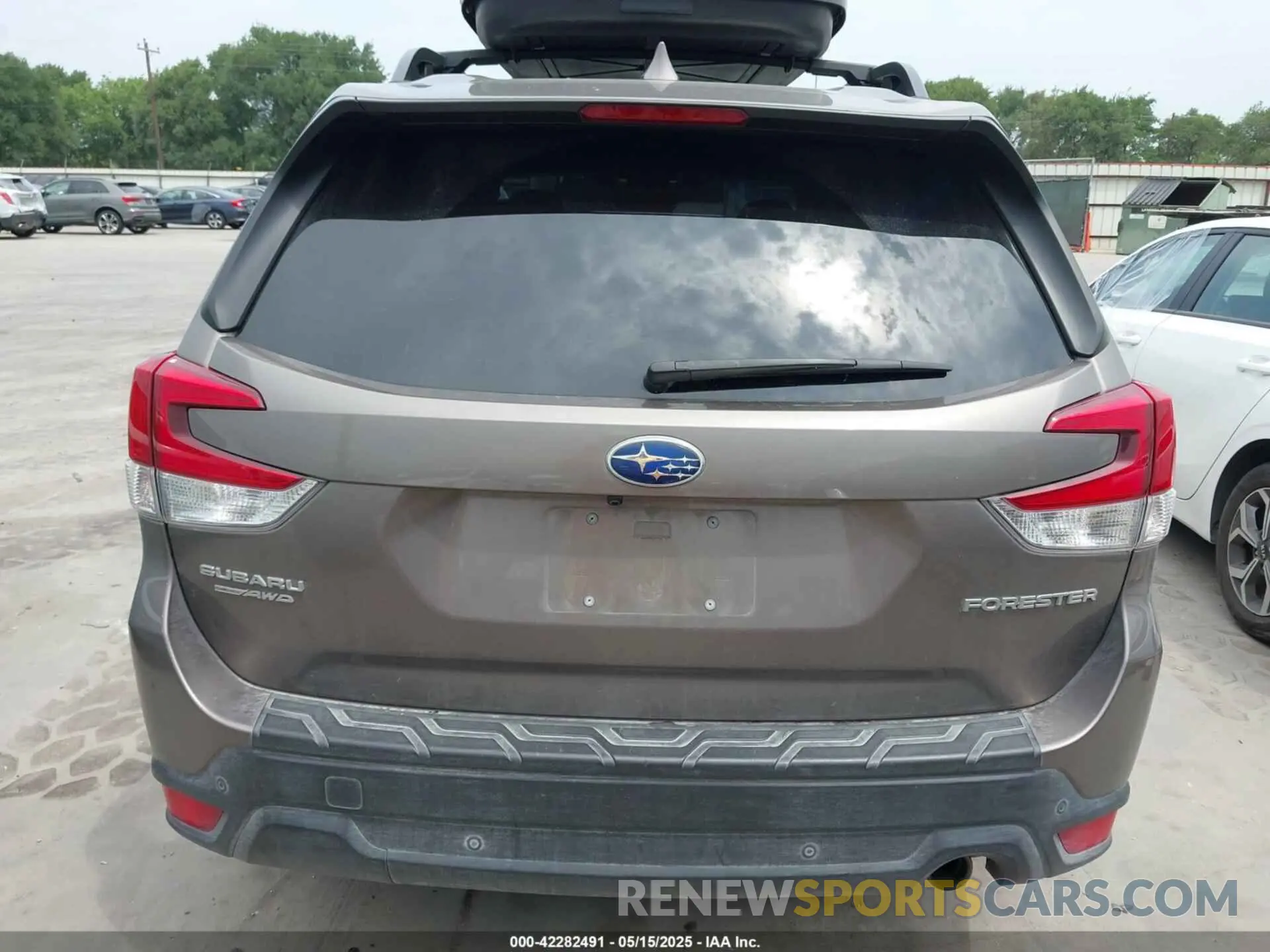 16 fotografías del automóvil dañado JF2SKAPC1NH411121 SUBARU FORESTER 2022
