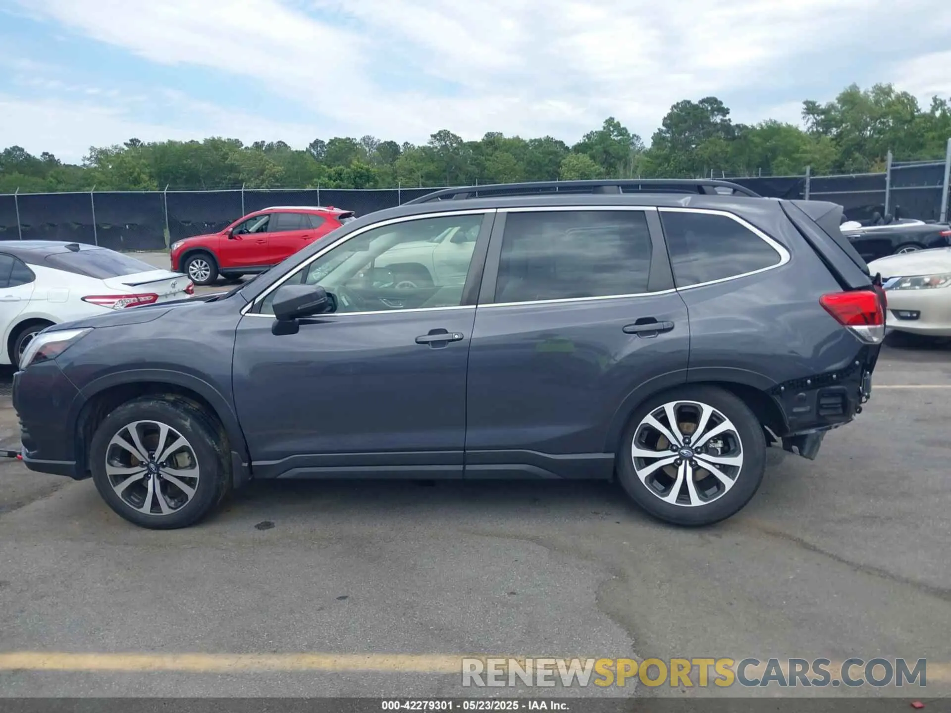 13 fotografías del automóvil dañado JF2SKAPC1NH521053 SUBARU FORESTER 2022
