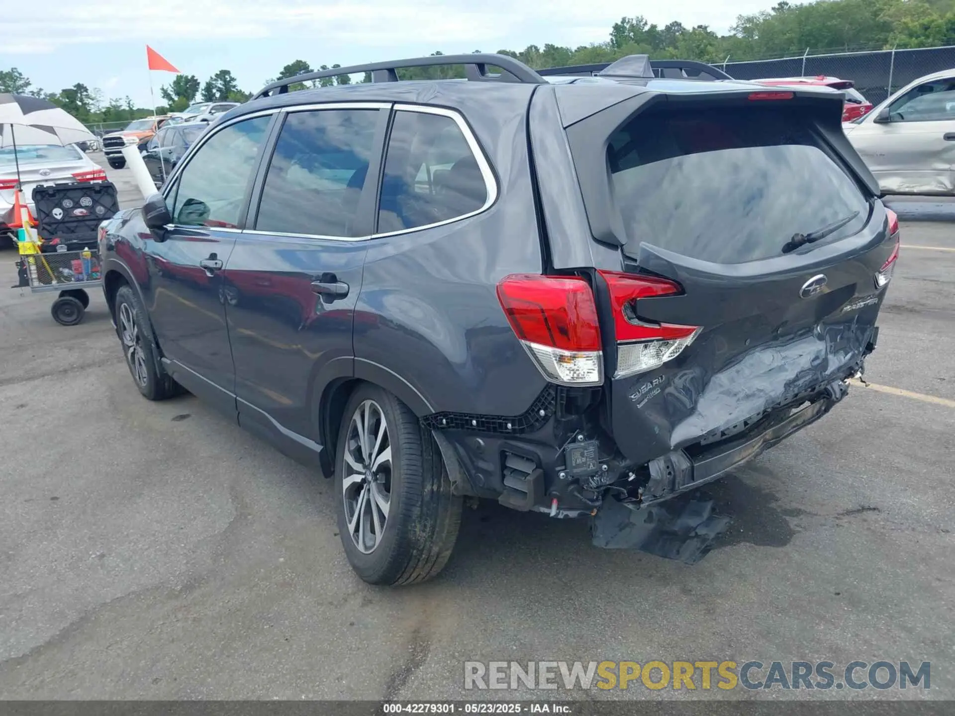 3 fotografías del automóvil dañado JF2SKAPC1NH521053 SUBARU FORESTER 2022