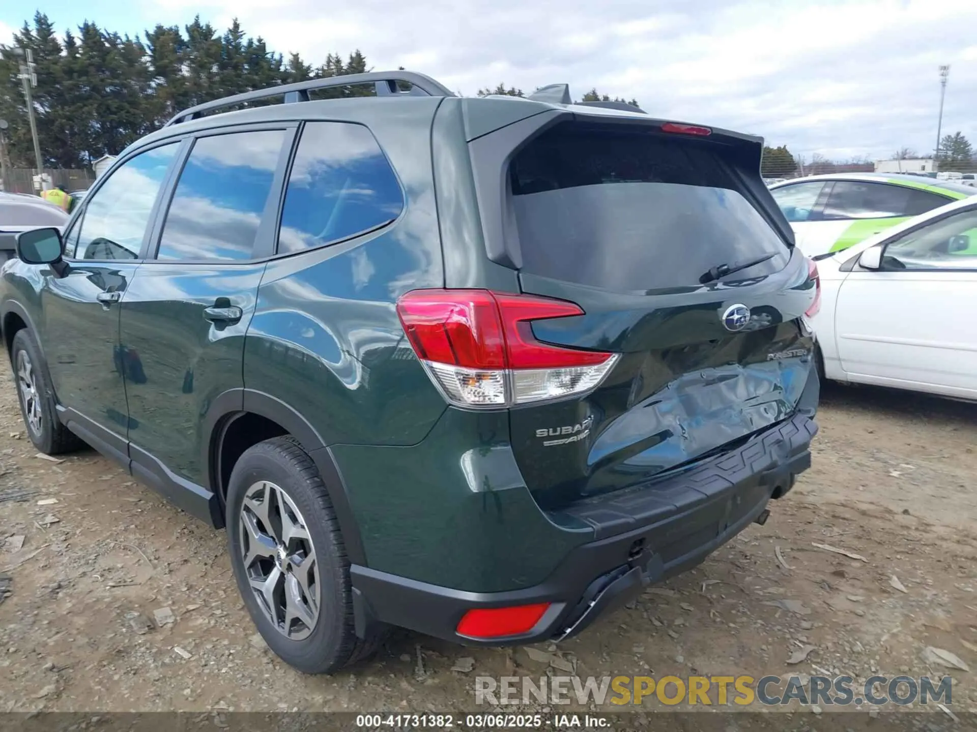 3 fotografías del automóvil dañado JF2SKADC0PH445252 SUBARU FORESTER 2023