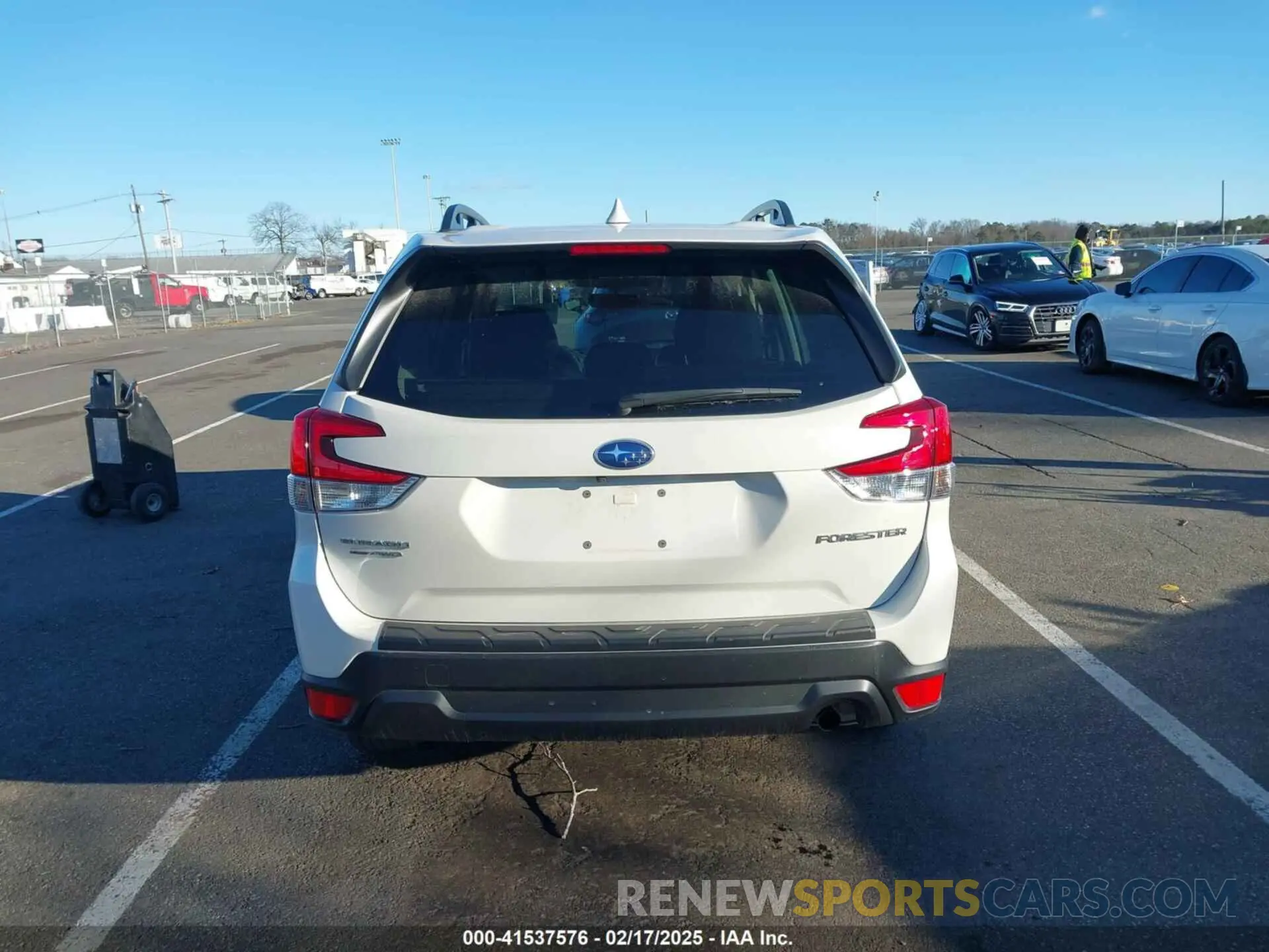 16 fotografías del automóvil dañado JF2SKADC0PH512111 SUBARU FORESTER 2023