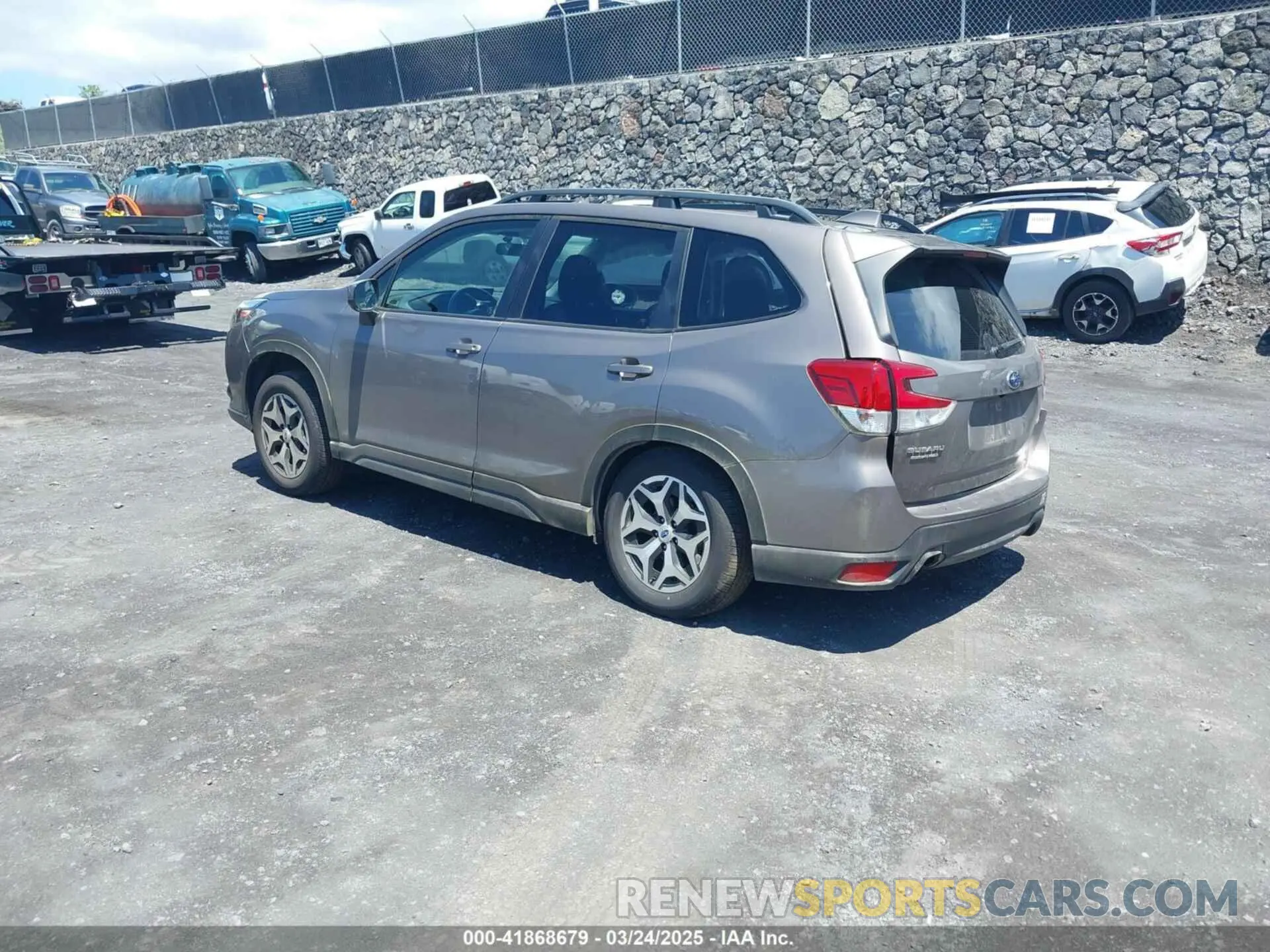 3 fotografías del automóvil dañado JF2SKADC4PH516937 SUBARU FORESTER 2023