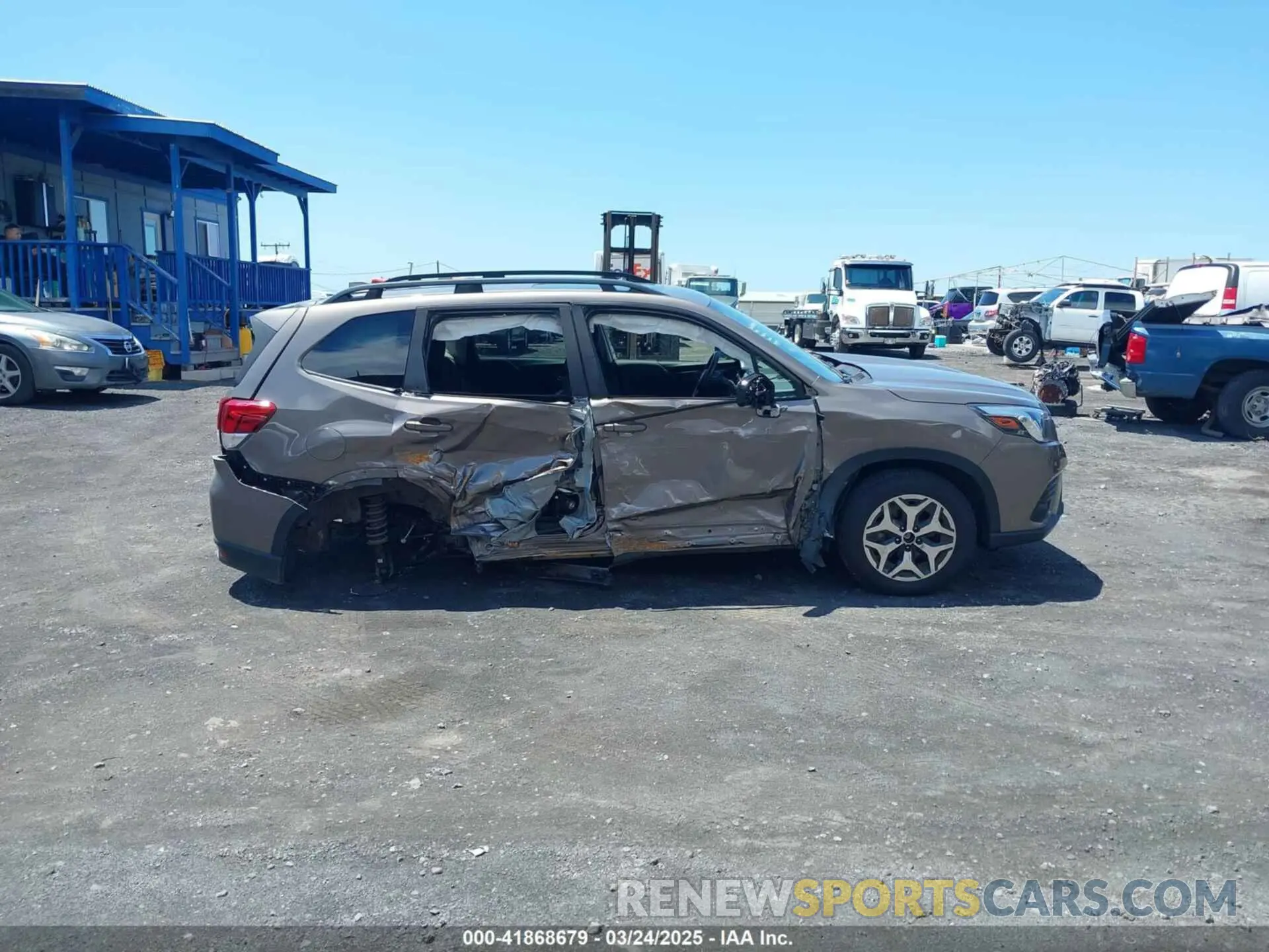 6 fotografías del automóvil dañado JF2SKADC4PH516937 SUBARU FORESTER 2023