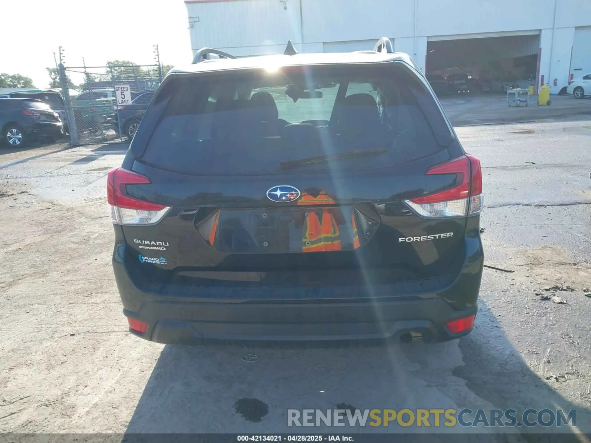 16 fotografías del automóvil dañado JF2SKAEC0PH459134 SUBARU FORESTER 2023