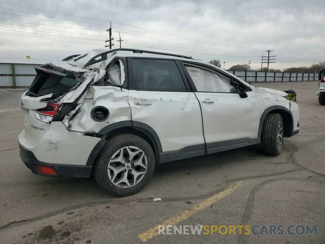 3 fotografías del automóvil dañado JF2SKAEC1PH413750 SUBARU FORESTER 2023
