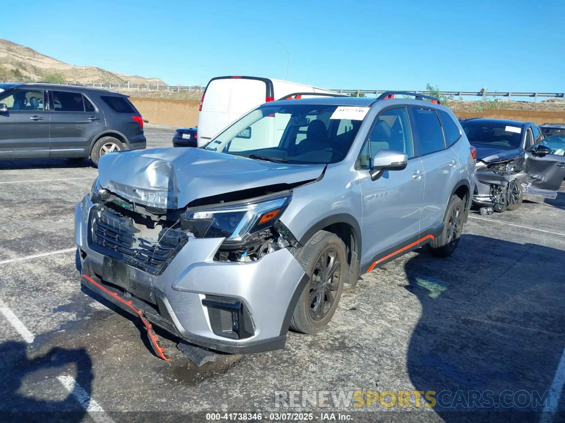2 fotografías del automóvil dañado JF2SKAJC4PH418382 SUBARU FORESTER 2023