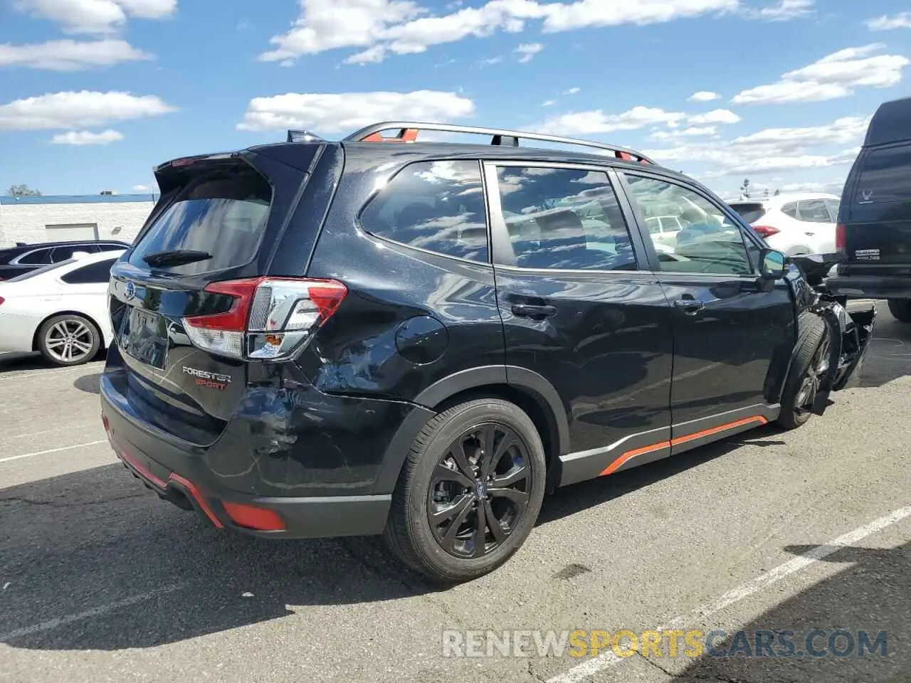 3 fotografías del automóvil dañado JF2SKAJC5PH439774 SUBARU FORESTER 2023