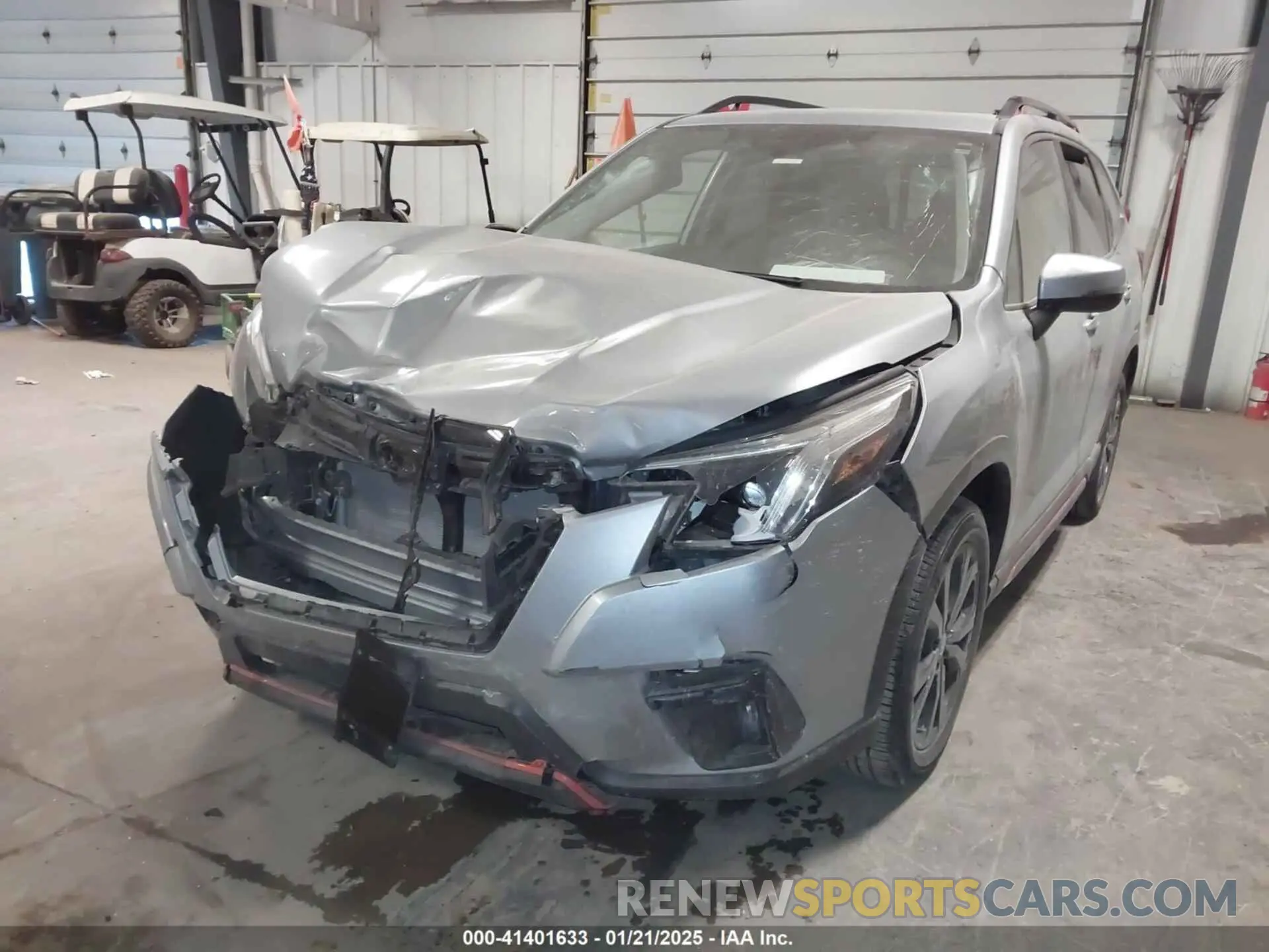 2 fotografías del automóvil dañado JF2SKAJC8PH498107 SUBARU FORESTER 2023