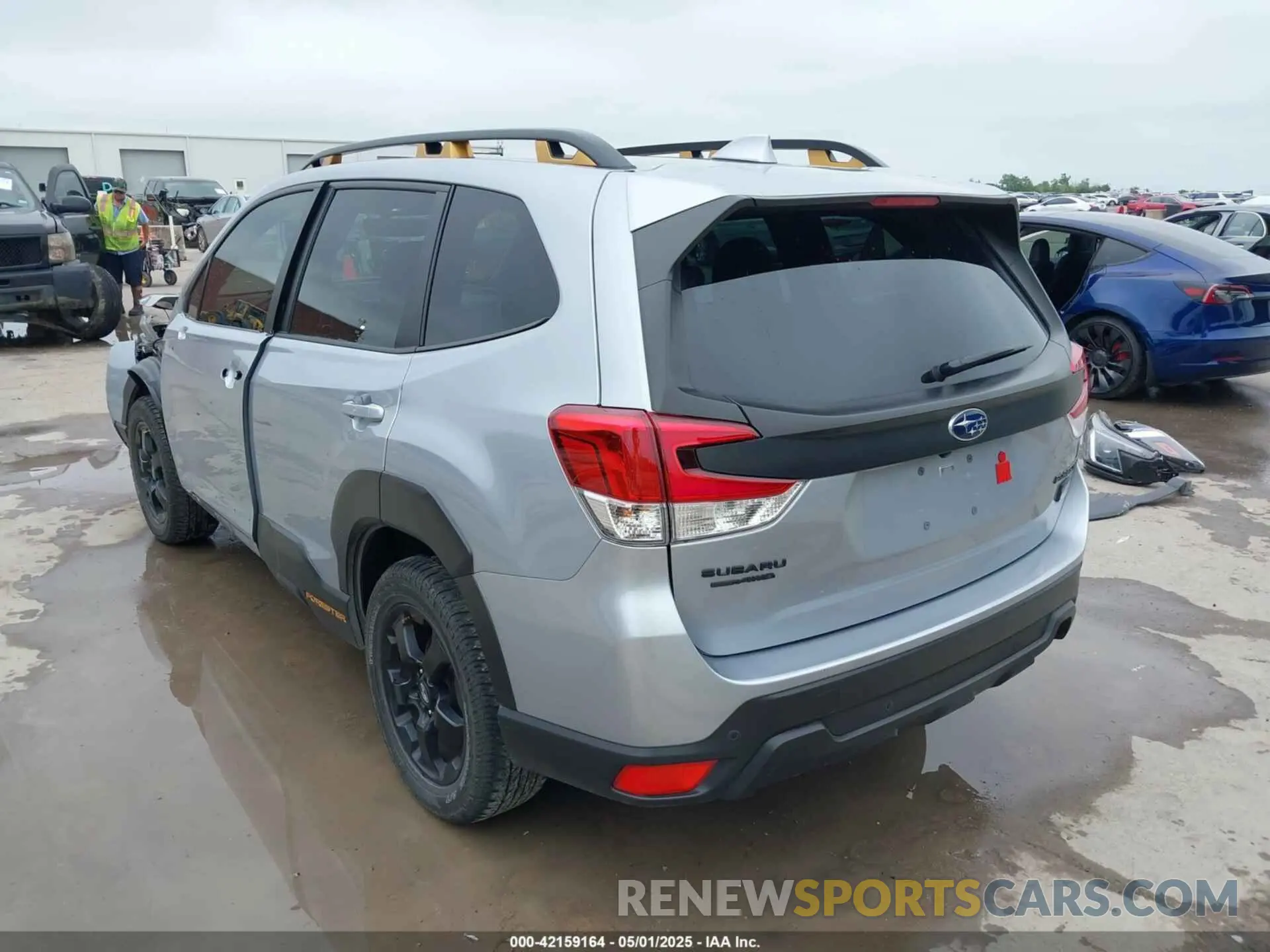 3 fotografías del automóvil dañado JF2SKAMC8PH410507 SUBARU FORESTER 2023