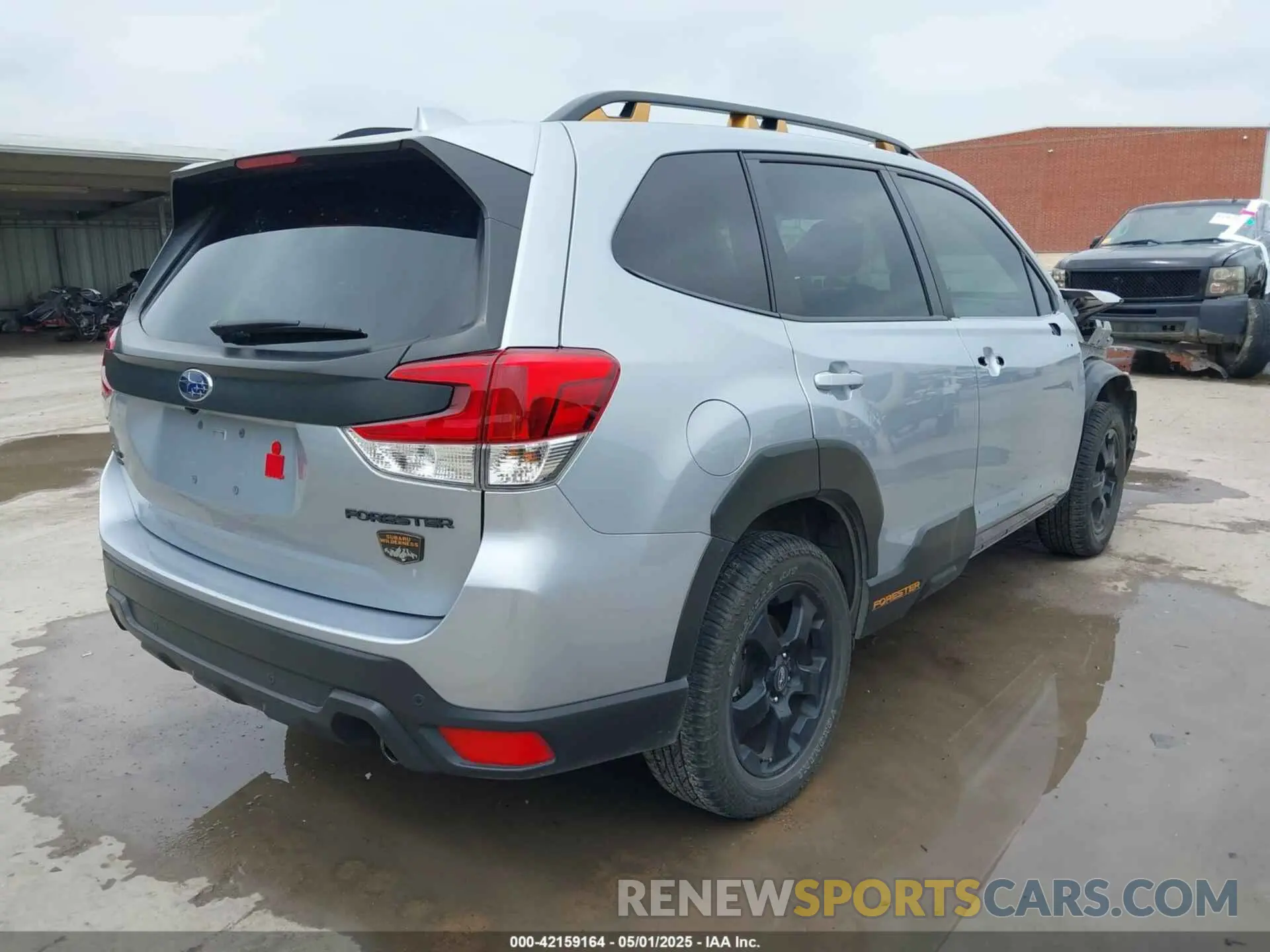 4 fotografías del automóvil dañado JF2SKAMC8PH410507 SUBARU FORESTER 2023