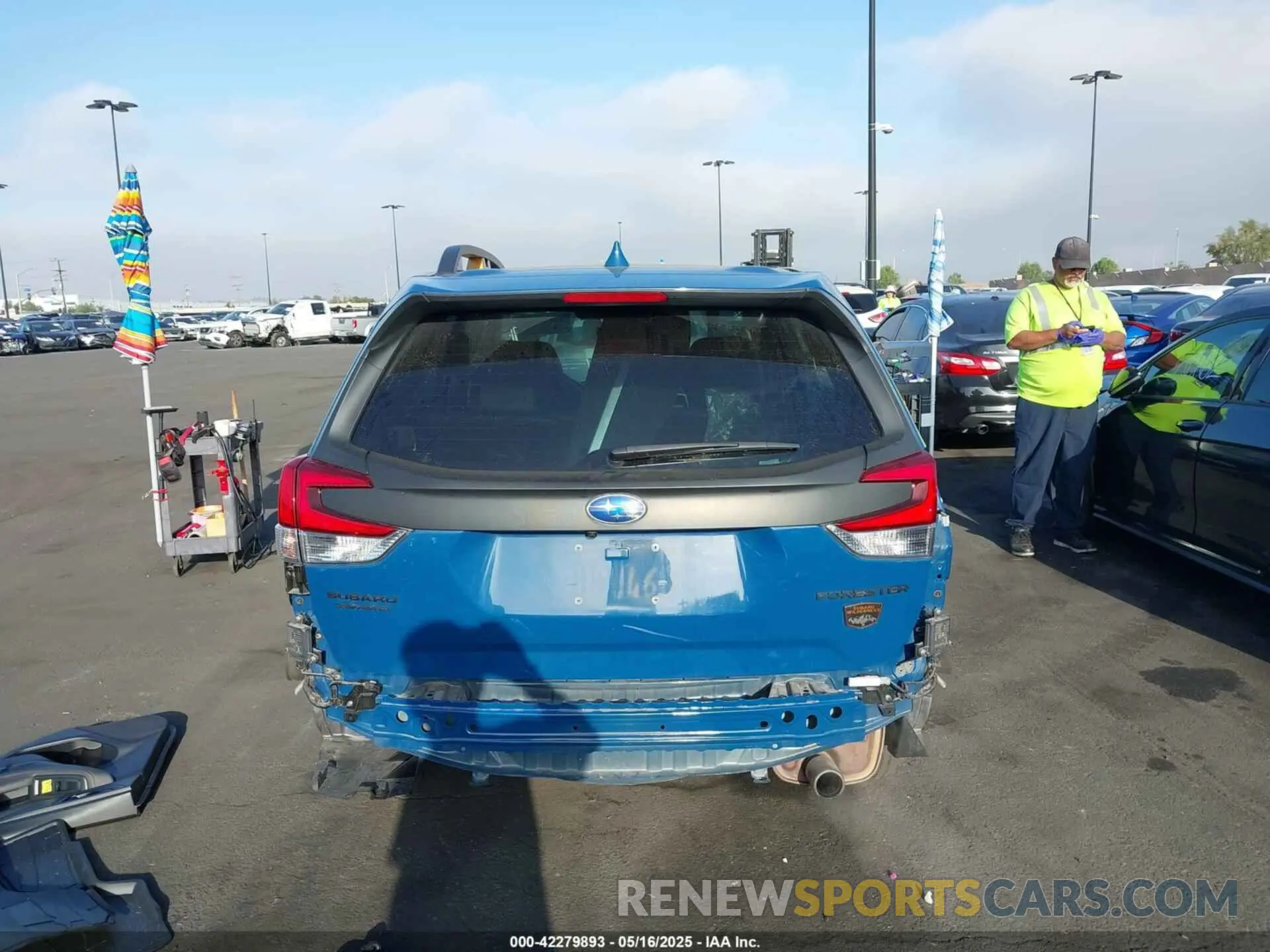 17 fotografías del automóvil dañado JF2SKAMC8PH474675 SUBARU FORESTER 2023