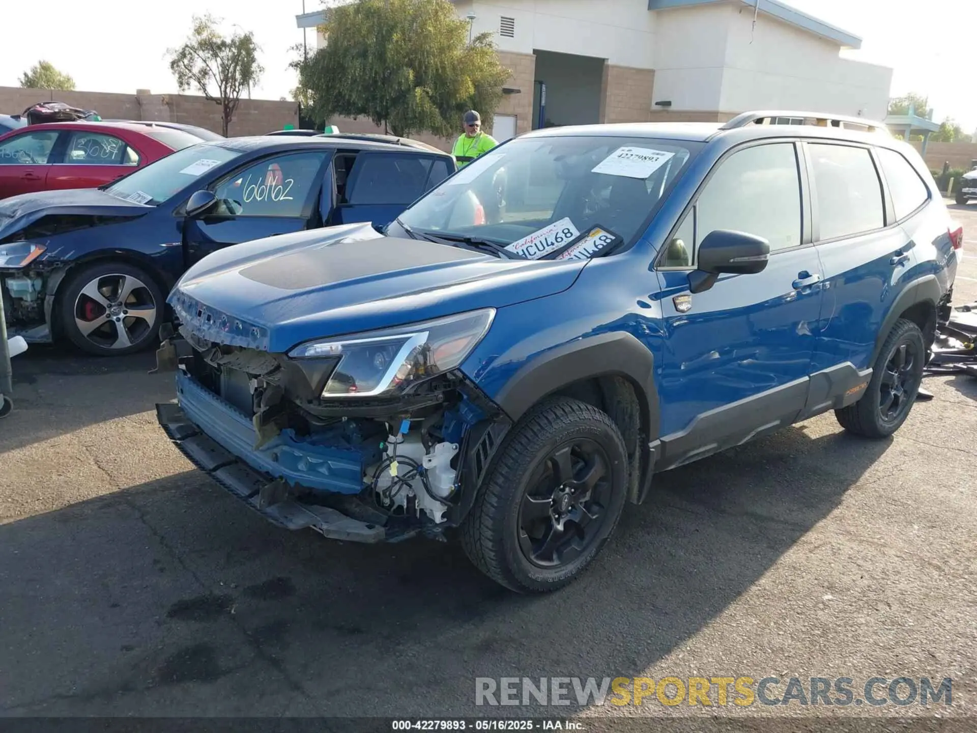 2 fotografías del automóvil dañado JF2SKAMC8PH474675 SUBARU FORESTER 2023