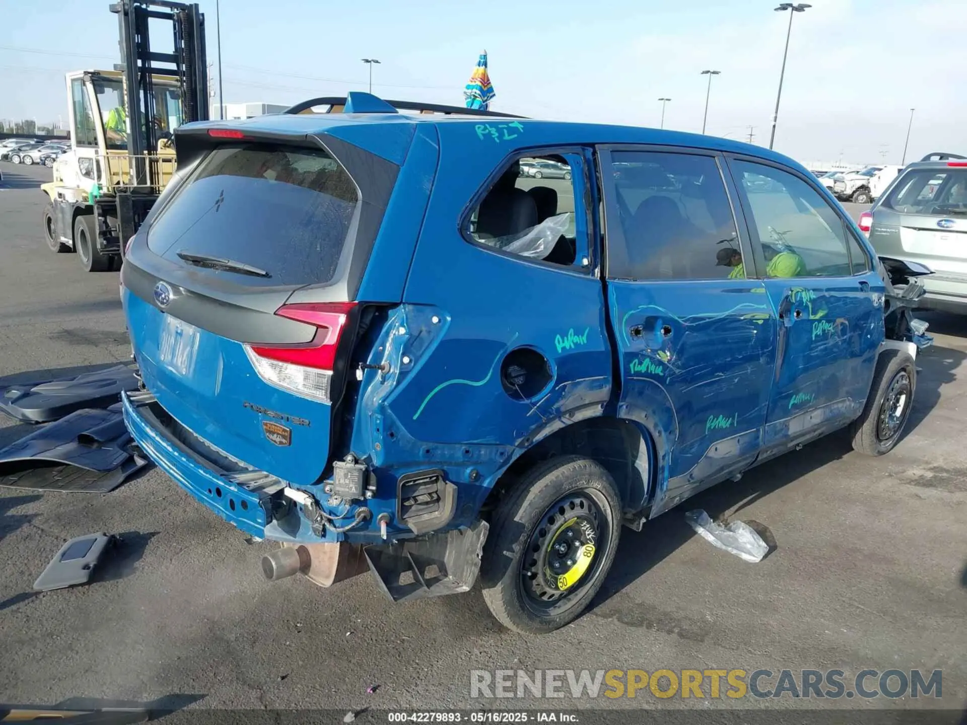 4 fotografías del automóvil dañado JF2SKAMC8PH474675 SUBARU FORESTER 2023