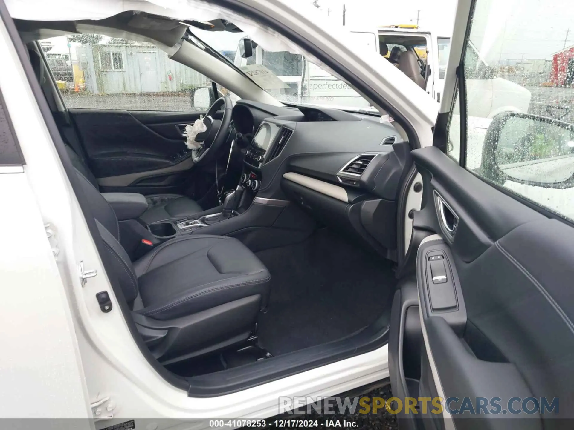 5 fotografías del automóvil dañado JF2SKANC3PH526244 SUBARU FORESTER 2023