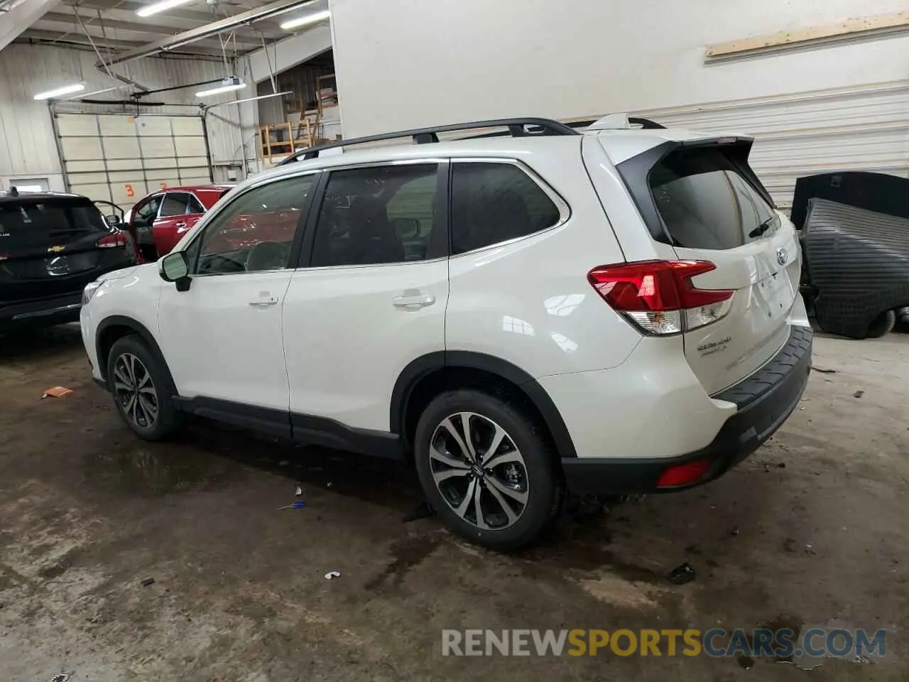 2 fotografías del automóvil dañado JF2SKAPC1PH484329 SUBARU FORESTER 2023