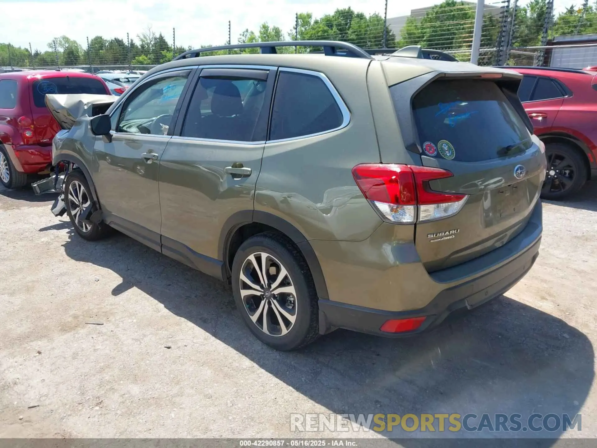 3 fotografías del automóvil dañado JF2SKAPC2PH502529 SUBARU FORESTER 2023