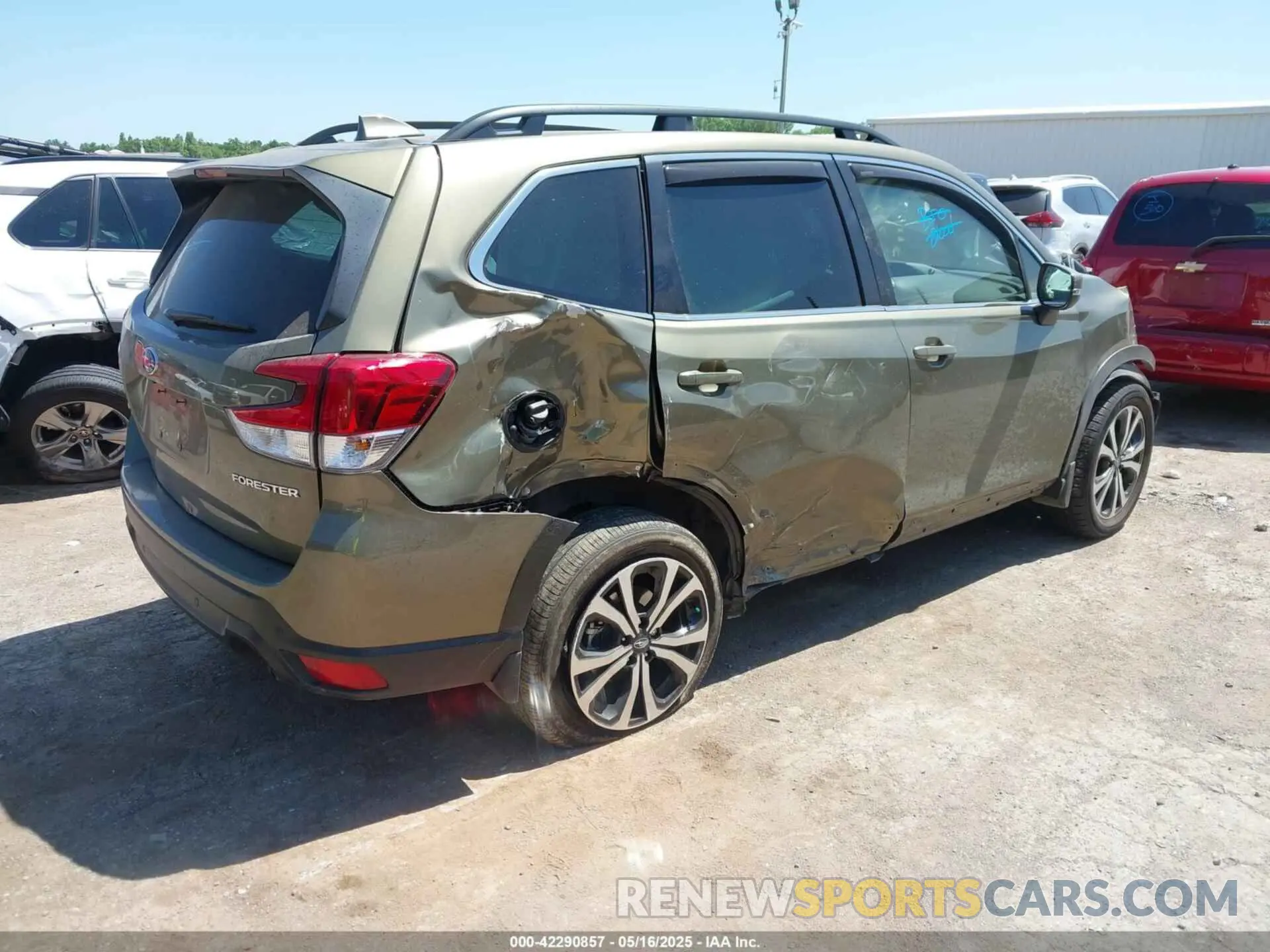 4 fotografías del automóvil dañado JF2SKAPC2PH502529 SUBARU FORESTER 2023