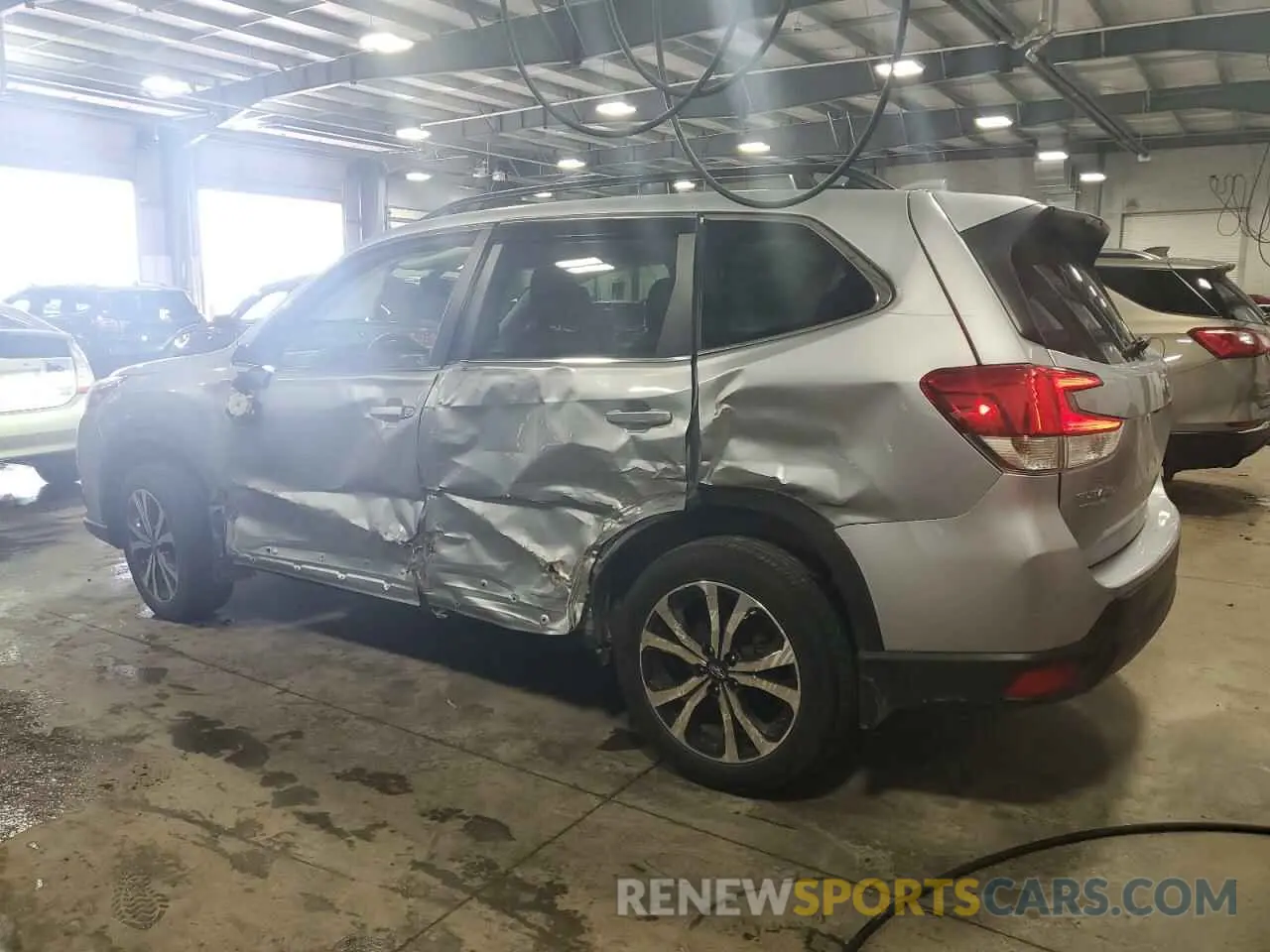 2 fotografías del automóvil dañado JF2SKAPC3PH404609 SUBARU FORESTER 2023