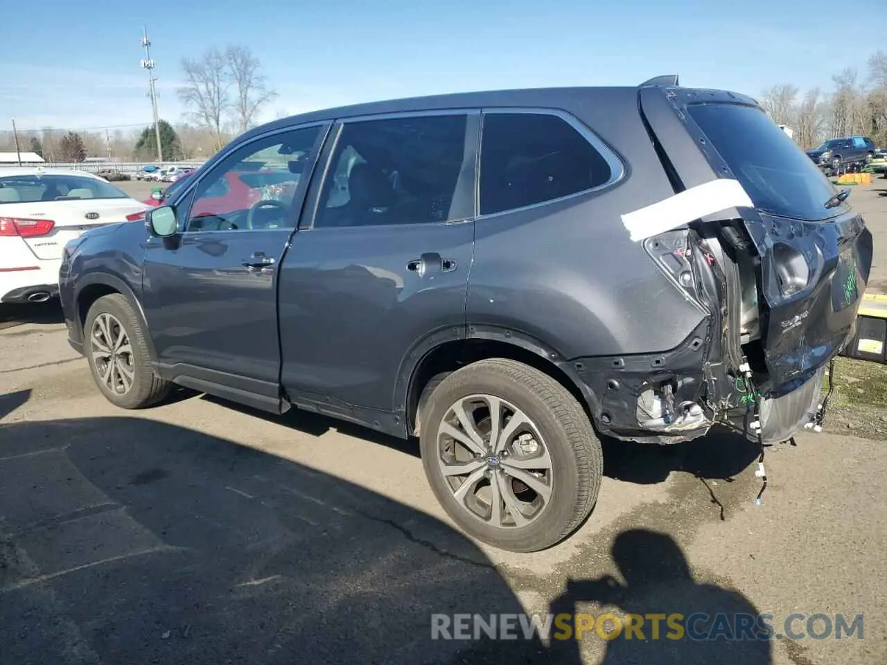 2 fotografías del automóvil dañado JF2SKAPC6PH498047 SUBARU FORESTER 2023