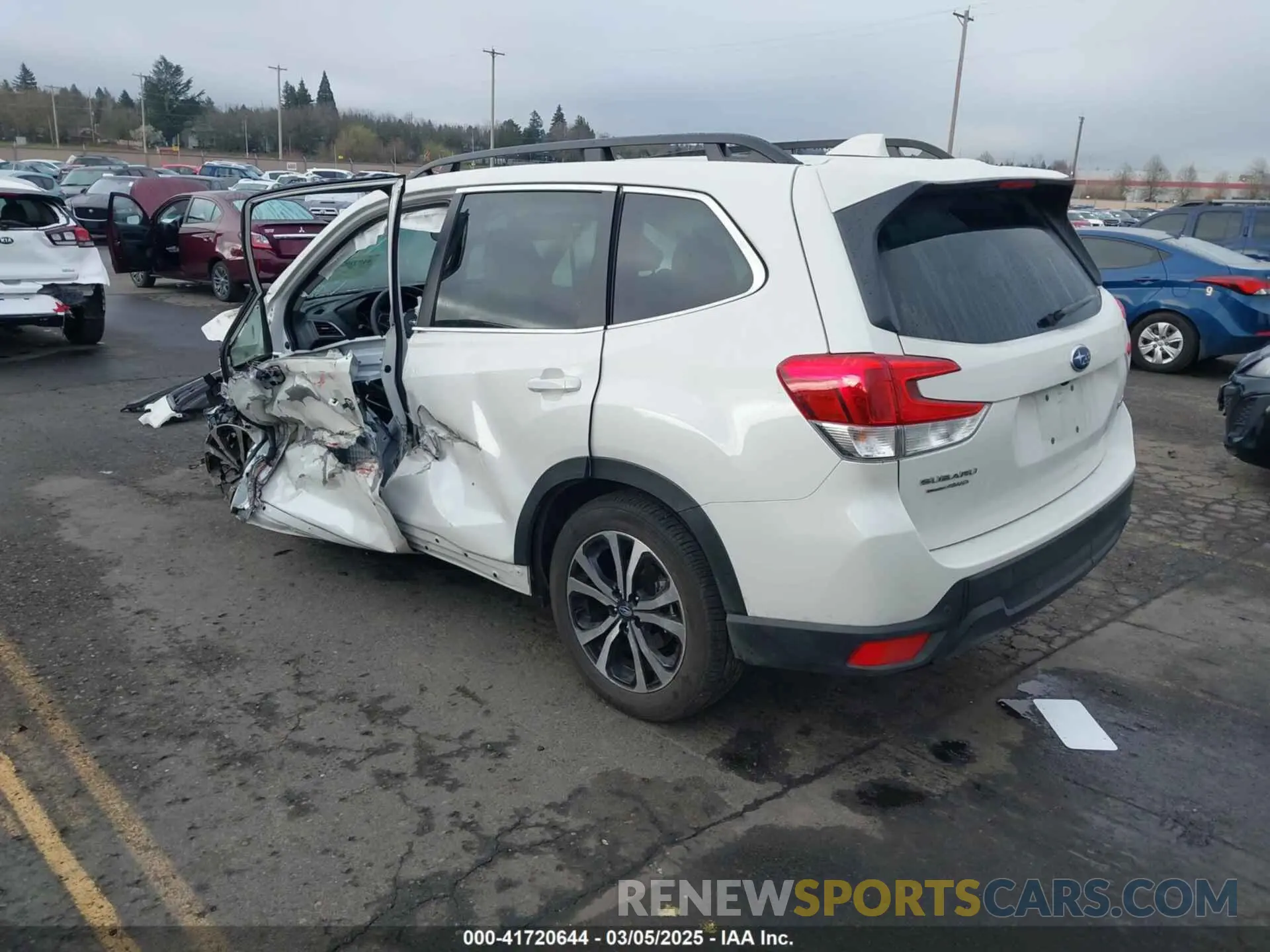 3 fotografías del automóvil dañado JF2SKAPCXPH521216 SUBARU FORESTER 2023