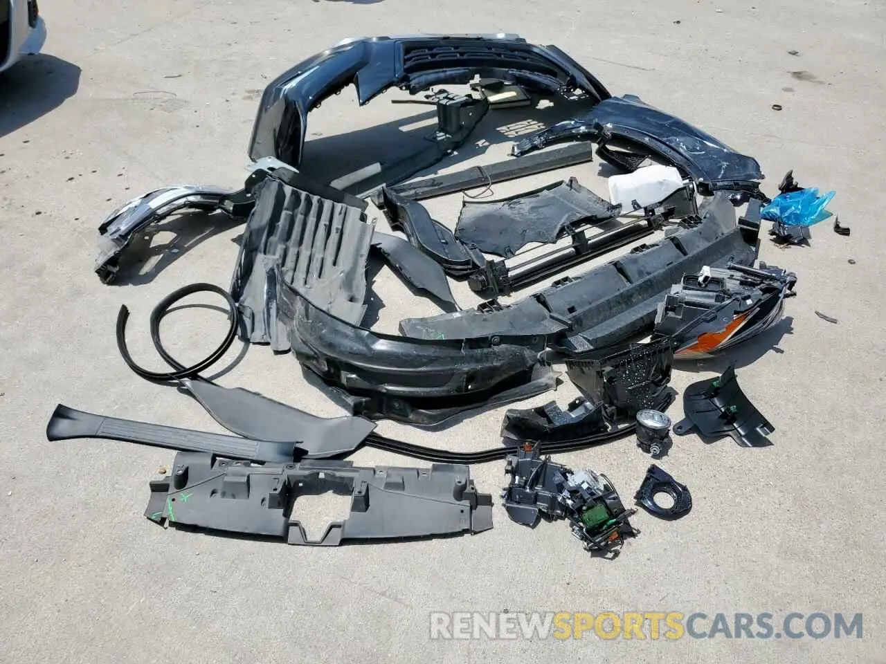 13 fotografías del automóvil dañado JF2SKARC2PH403559 SUBARU FORESTER 2023