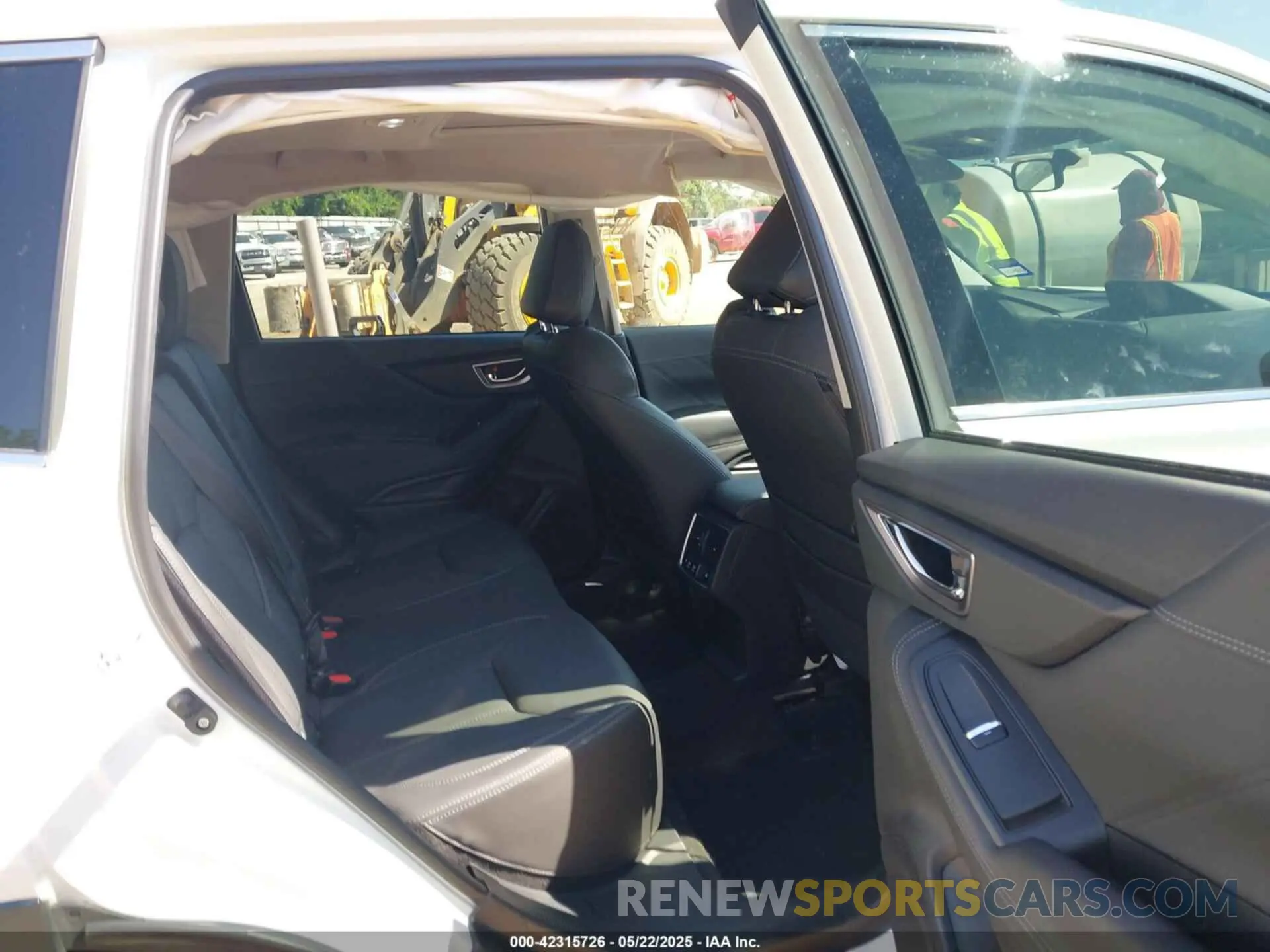 8 fotografías del automóvil dañado JF2SKARC3PH525847 SUBARU FORESTER 2023