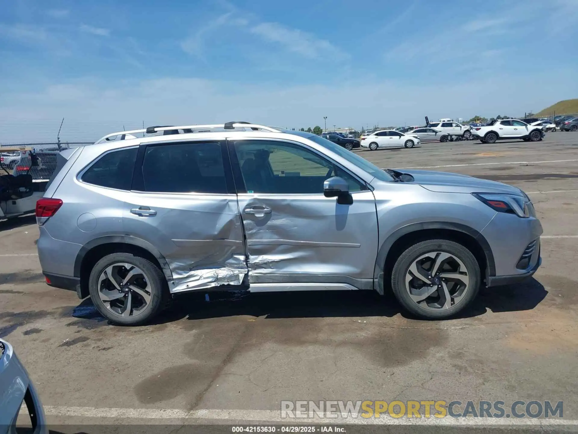 13 fotografías del automóvil dañado JF2SKARC9PH506171 SUBARU FORESTER 2023