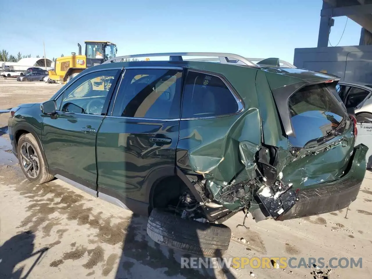 2 fotografías del automóvil dañado JF2SKARC9PH528817 SUBARU FORESTER 2023